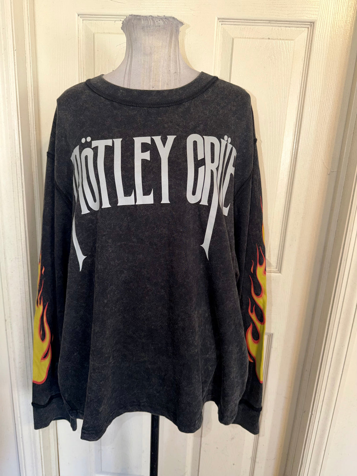 Motley Crue Oversized Long Sleeve Tee