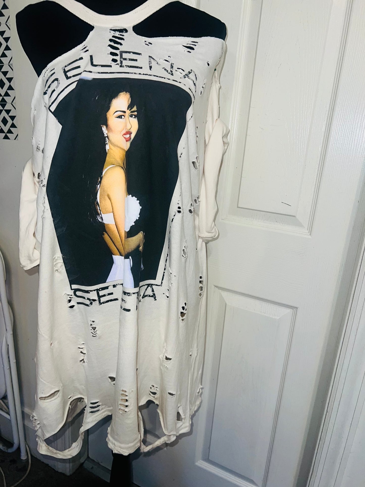 Selena Oversized Distressed Tee