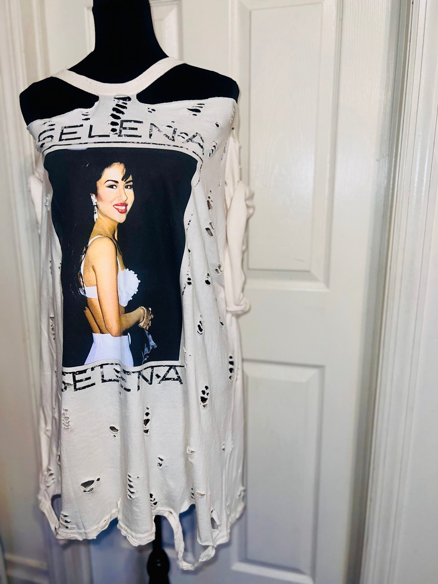 Selena Oversized Distressed Tee