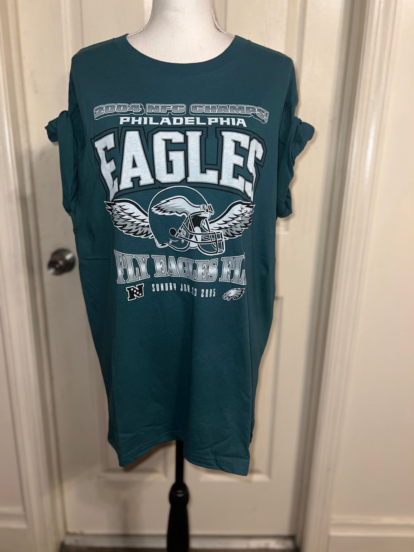 Philadelphia Eagles Oversized Distressed Tee