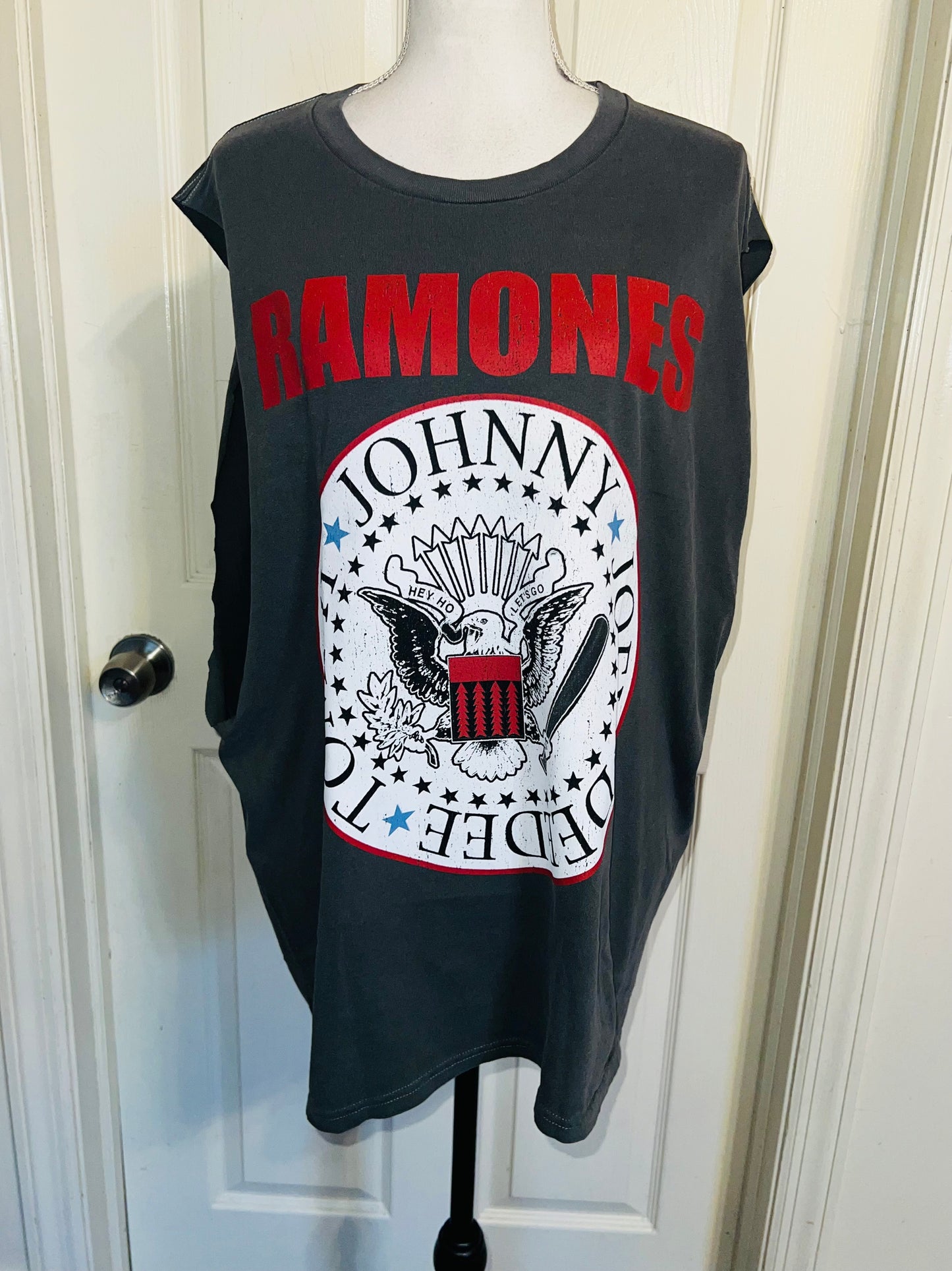 Ramones Oversized Double Oversized Distressed Tann