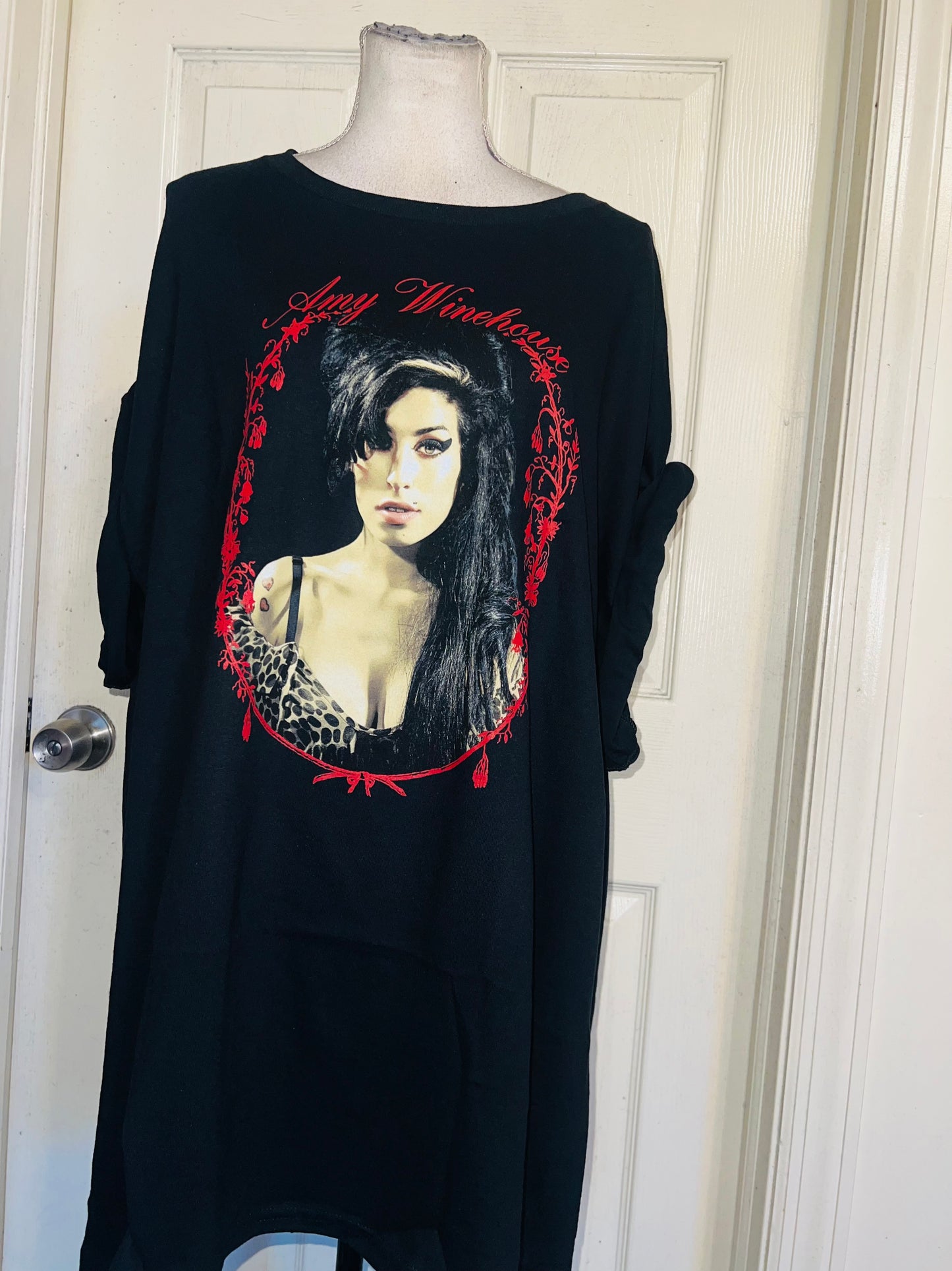 Amy Winehouse Oversized Distressed Tee