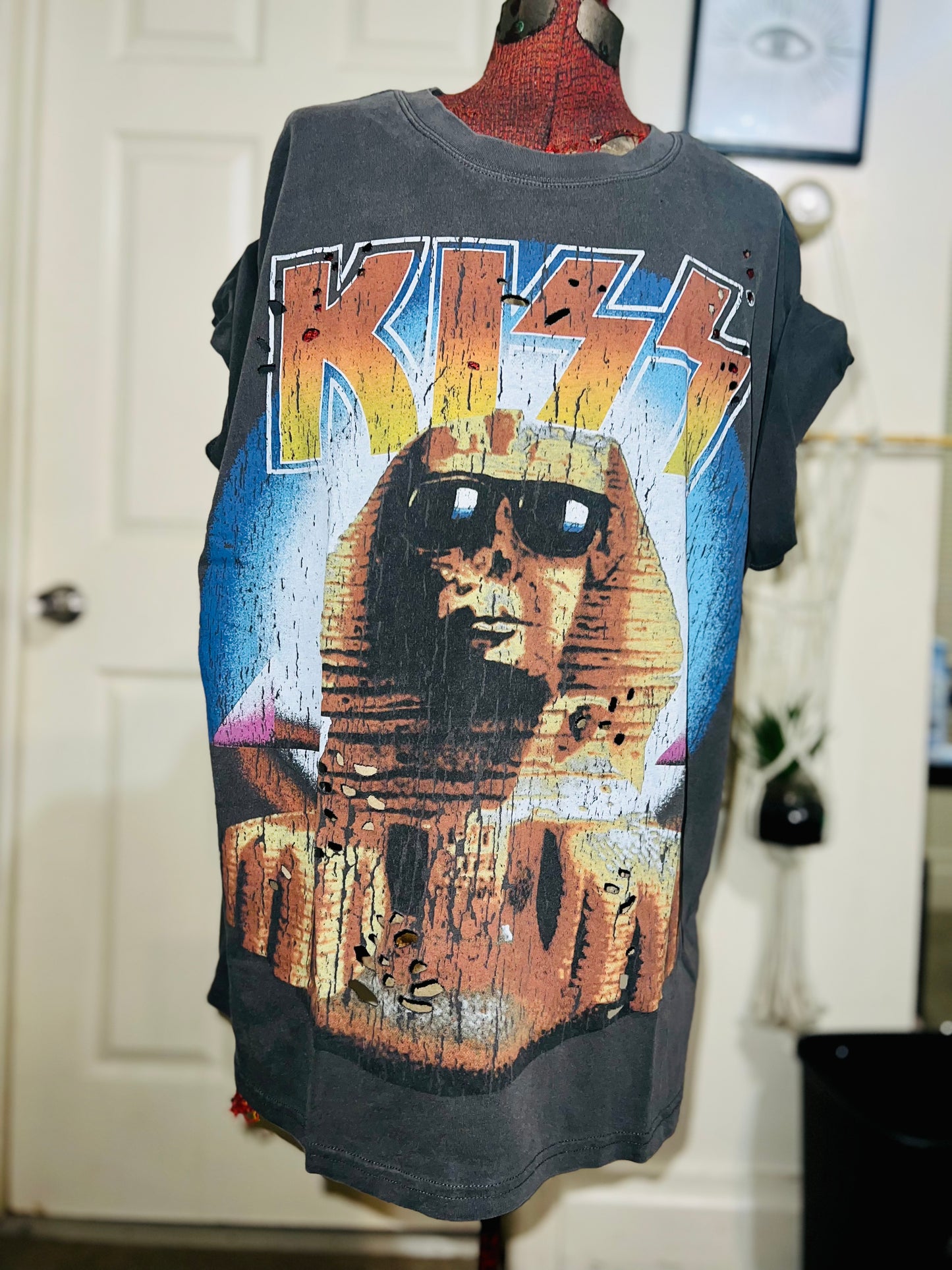 KISS Pyramids Oversized Distressed Tee