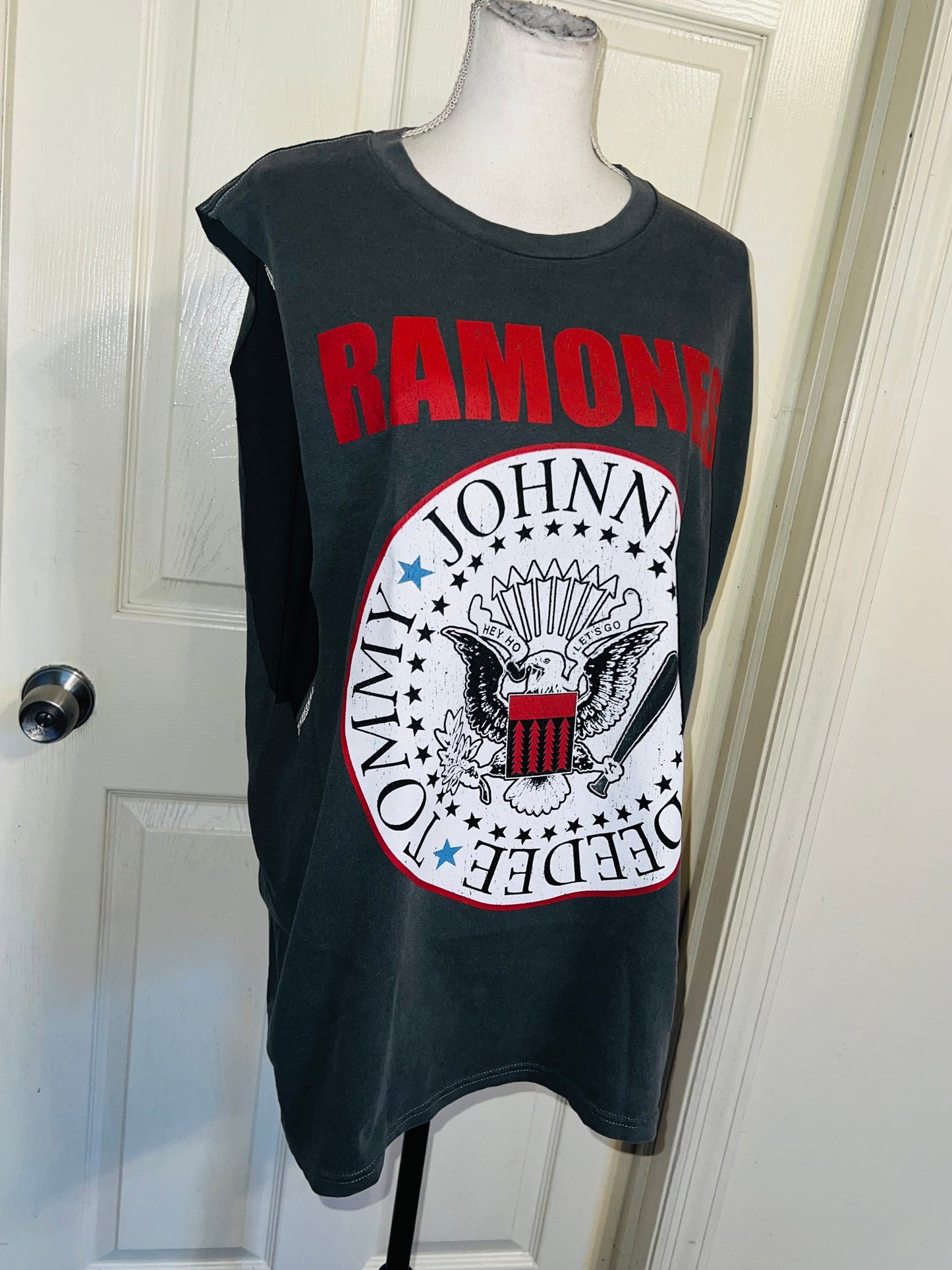 Ramones Oversized Double Oversized Distressed Tann