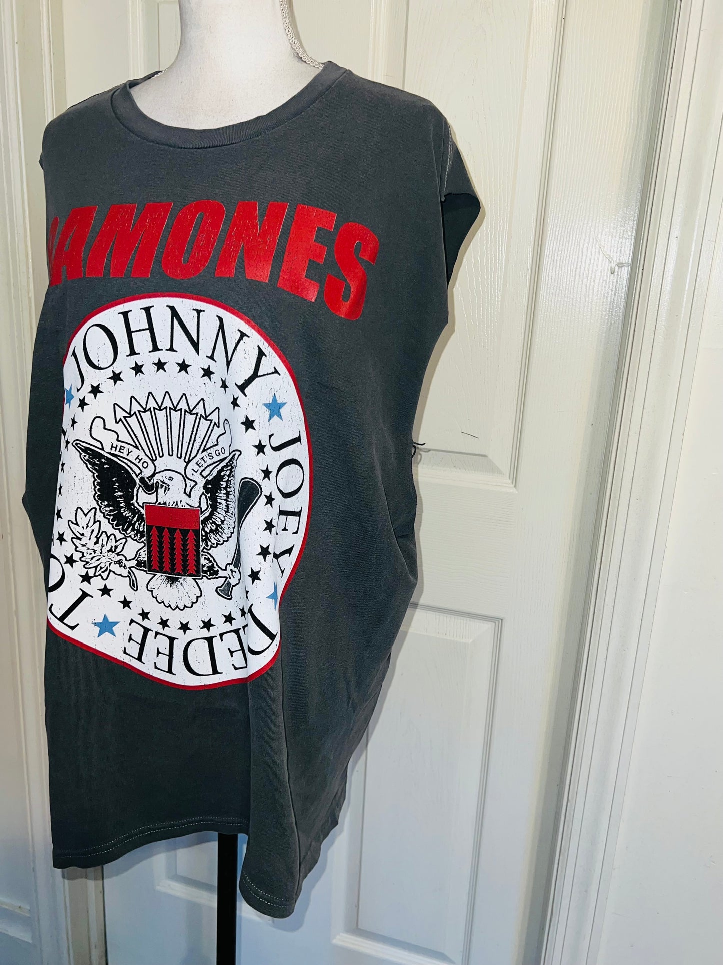 Ramones Oversized Double Oversized Distressed Tann