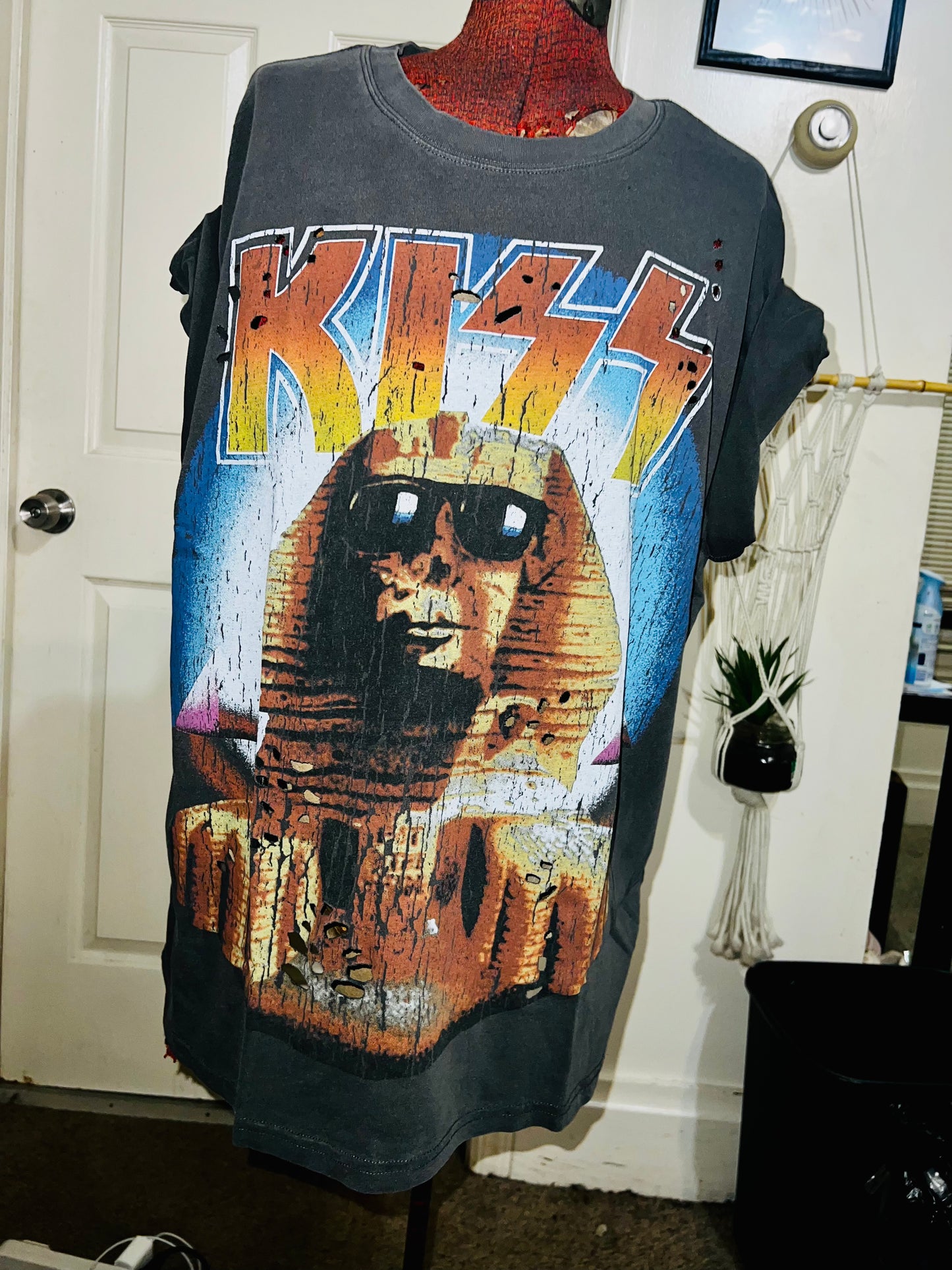 KISS Pyramids Oversized Distressed Tee