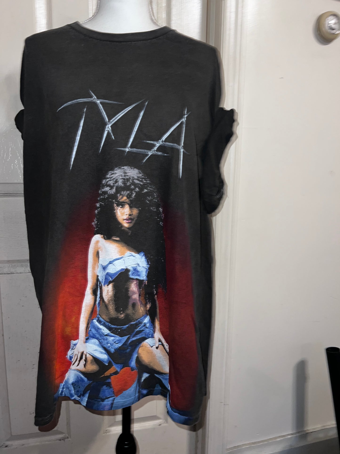 Tyla Oversized Disyressed Tee