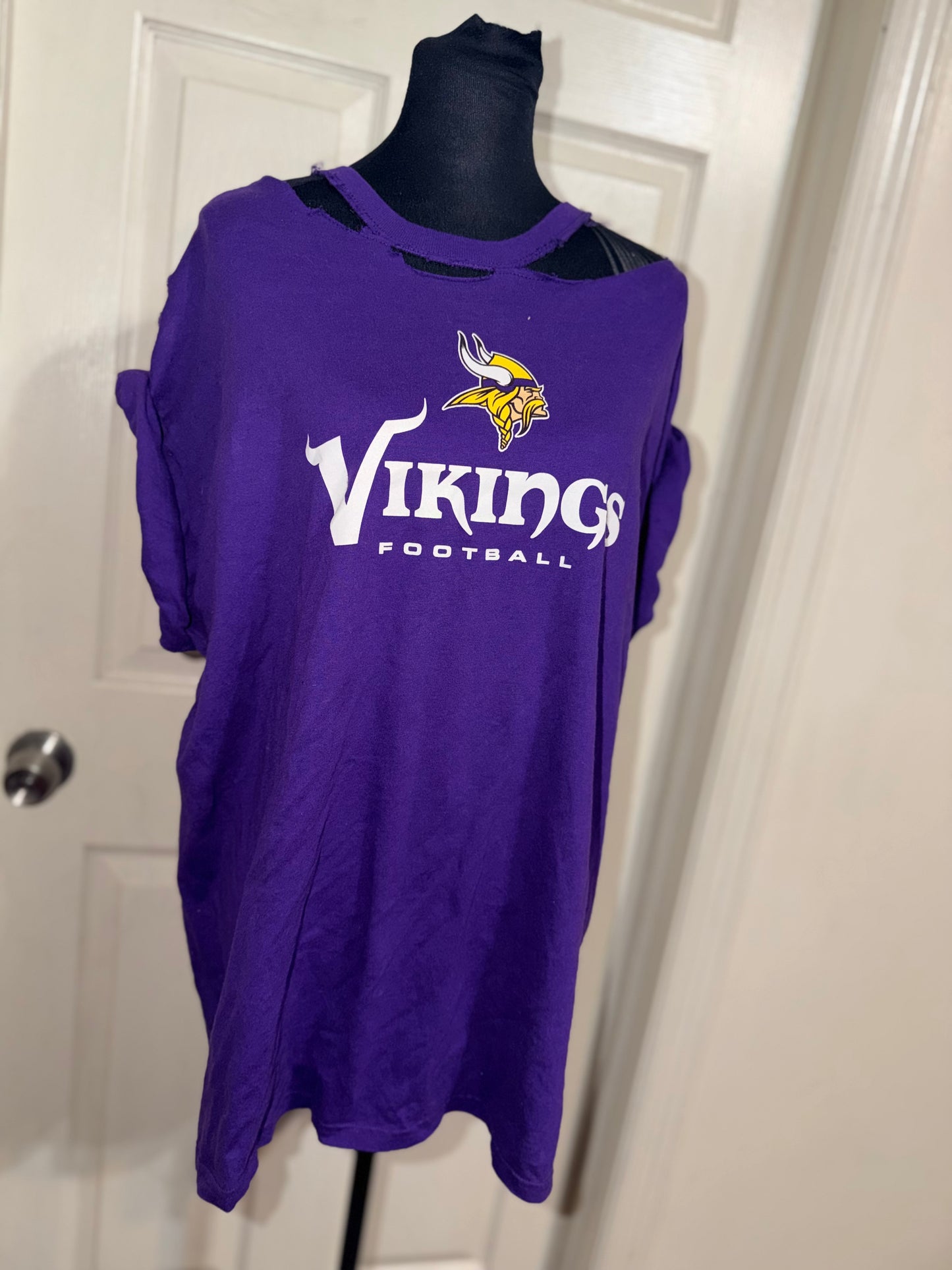 Minnesota Vikings Oversized Distressed Tee