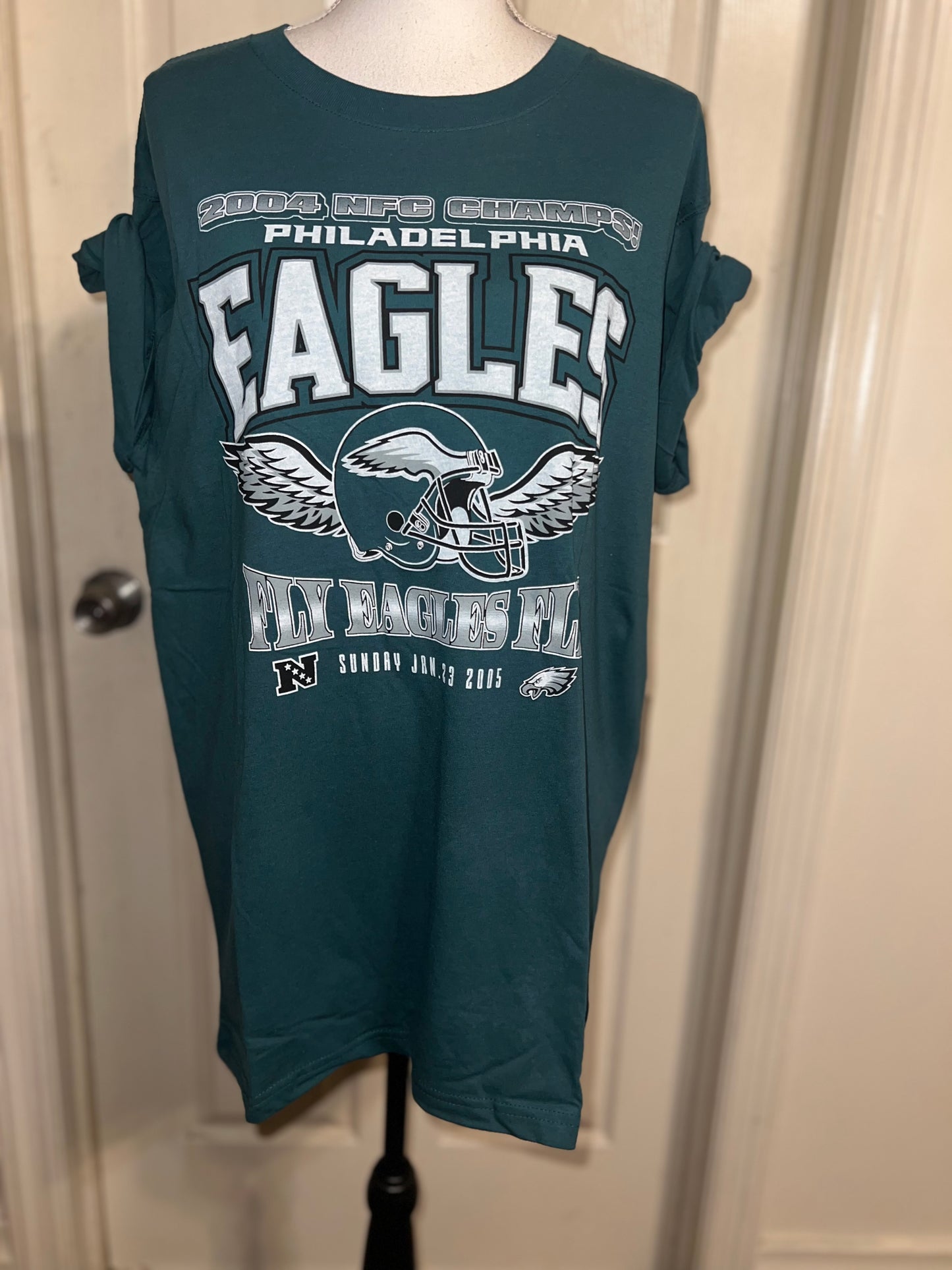 Philadelphia Eagles Oversized Distressed Tee