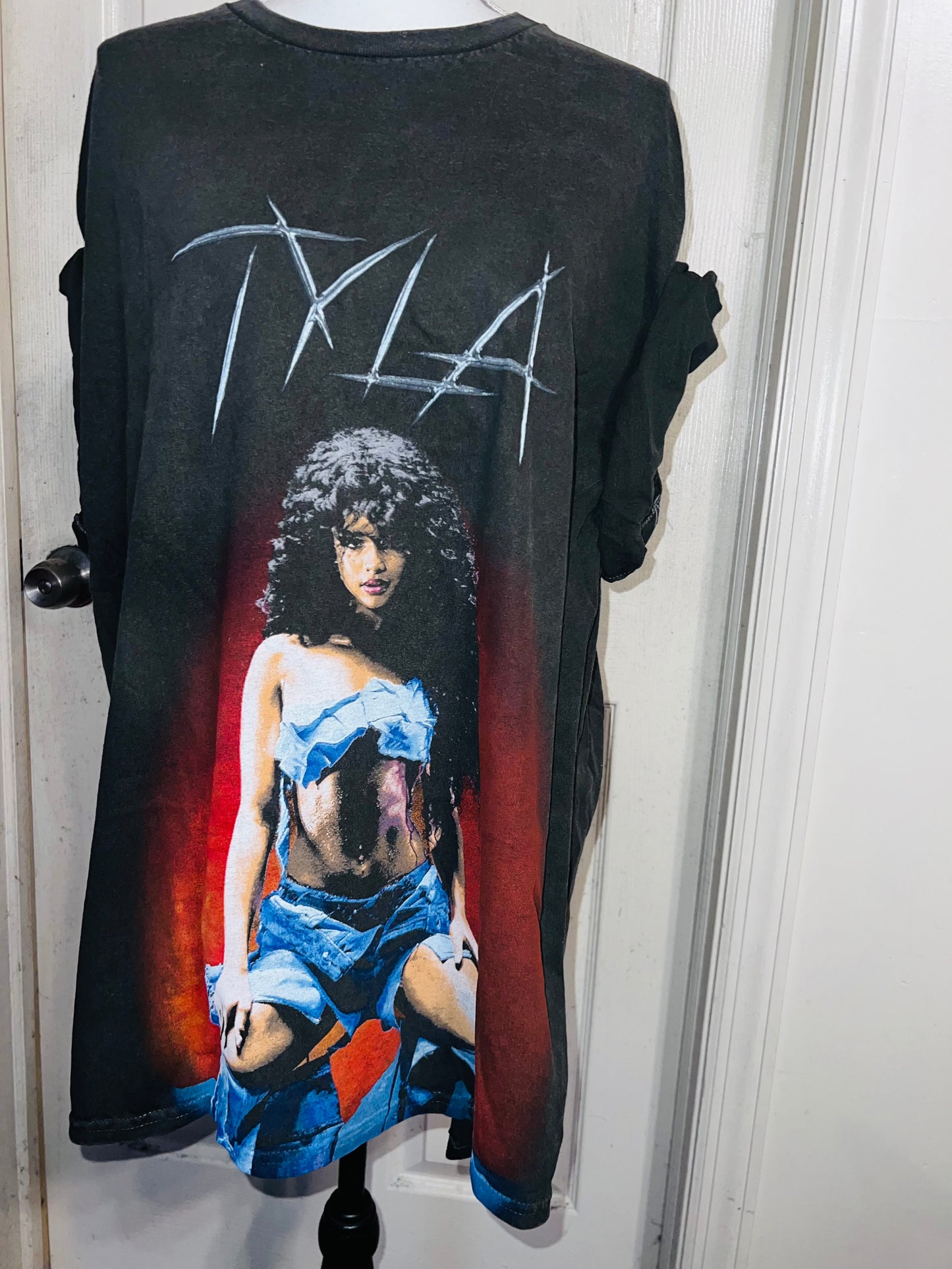 Tyla Oversized Disyressed Tee