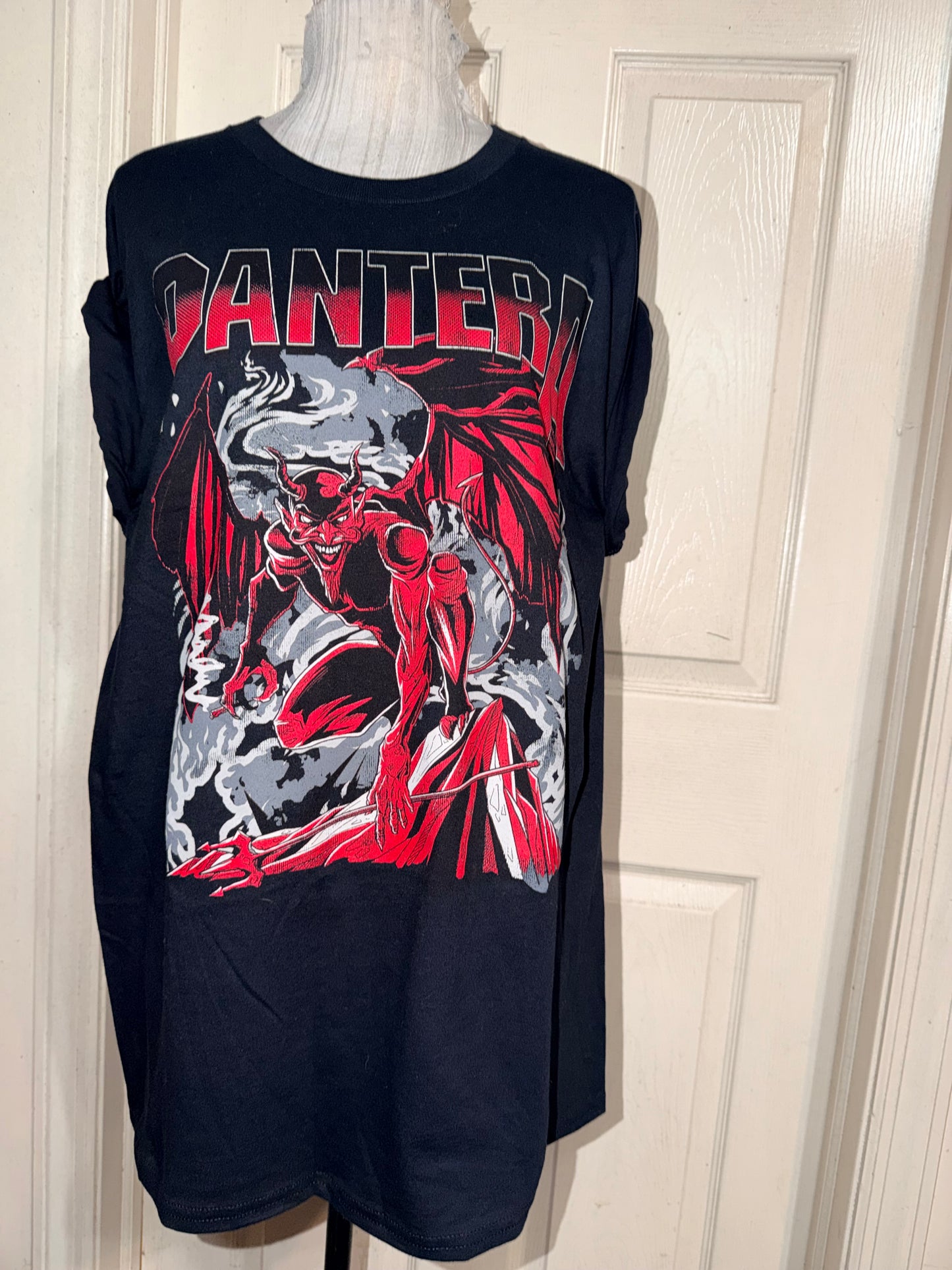 Pantera Oversized Distressed Tee