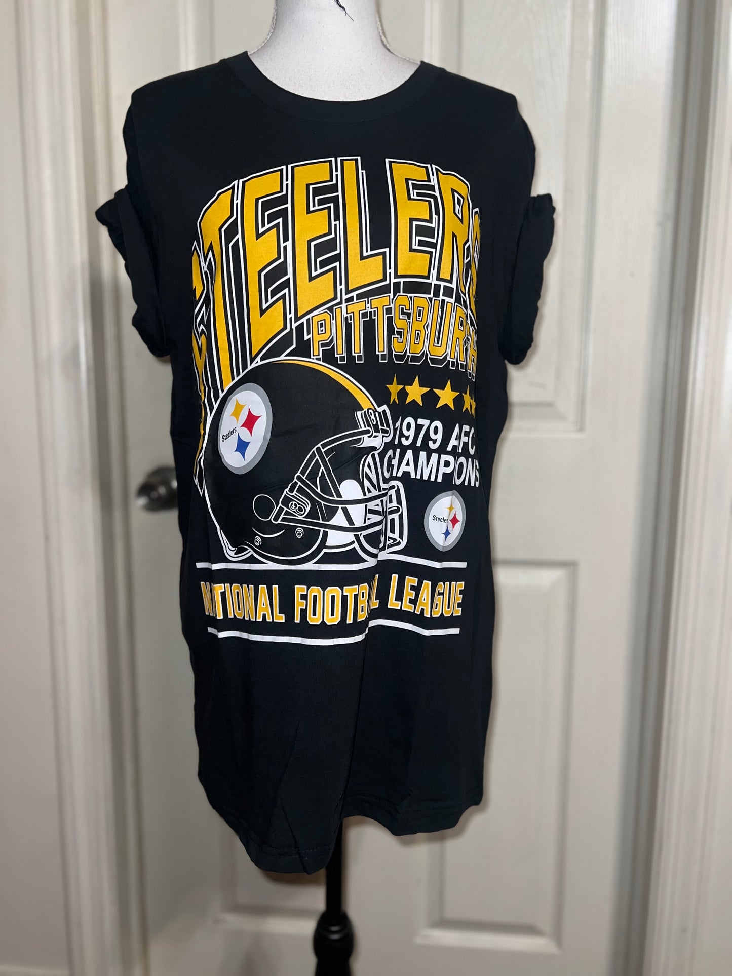 Pittsburgh Steelers Oversized Distressed Tee