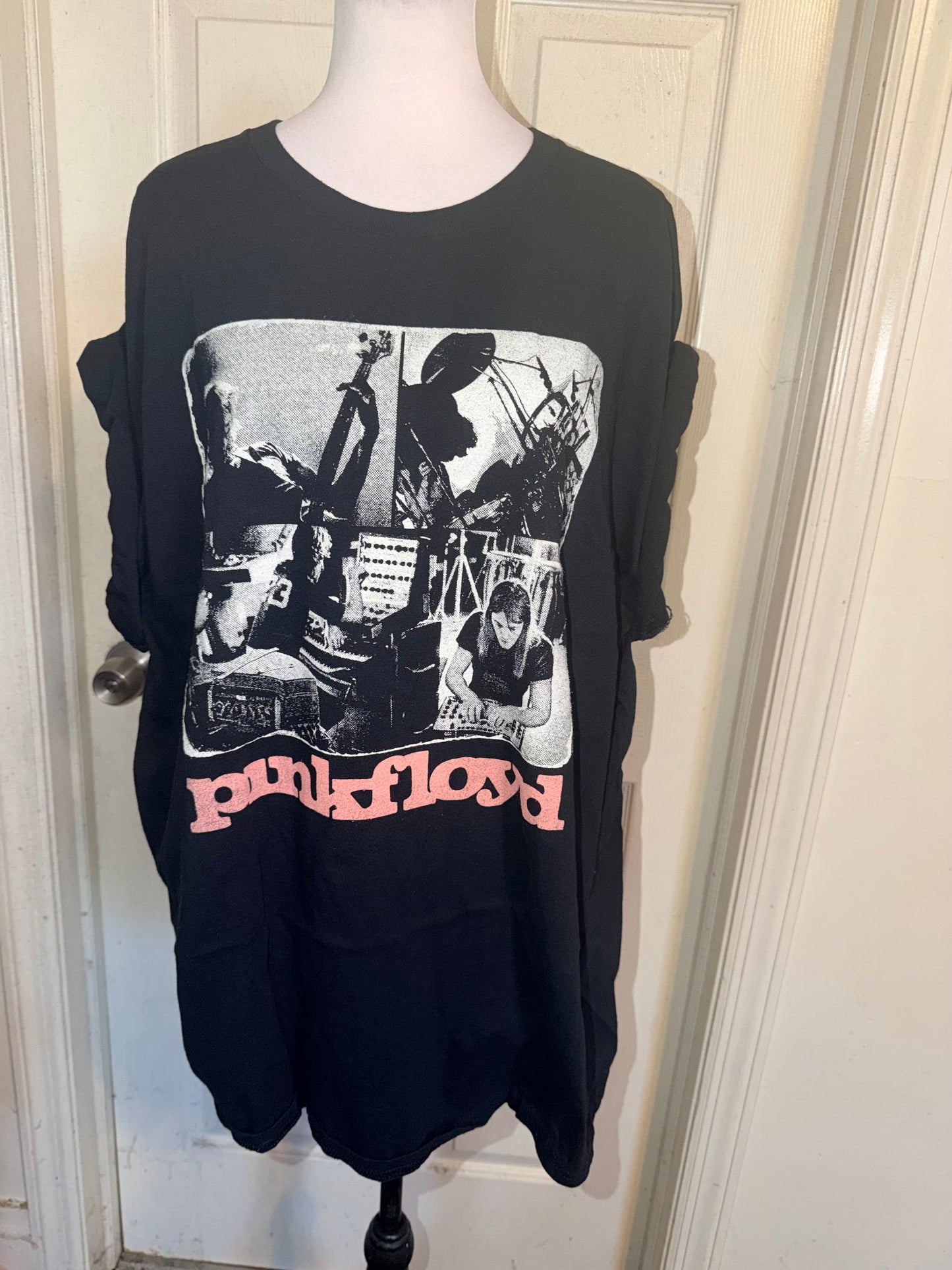 Pink Floyd Oversized Distressed Tee