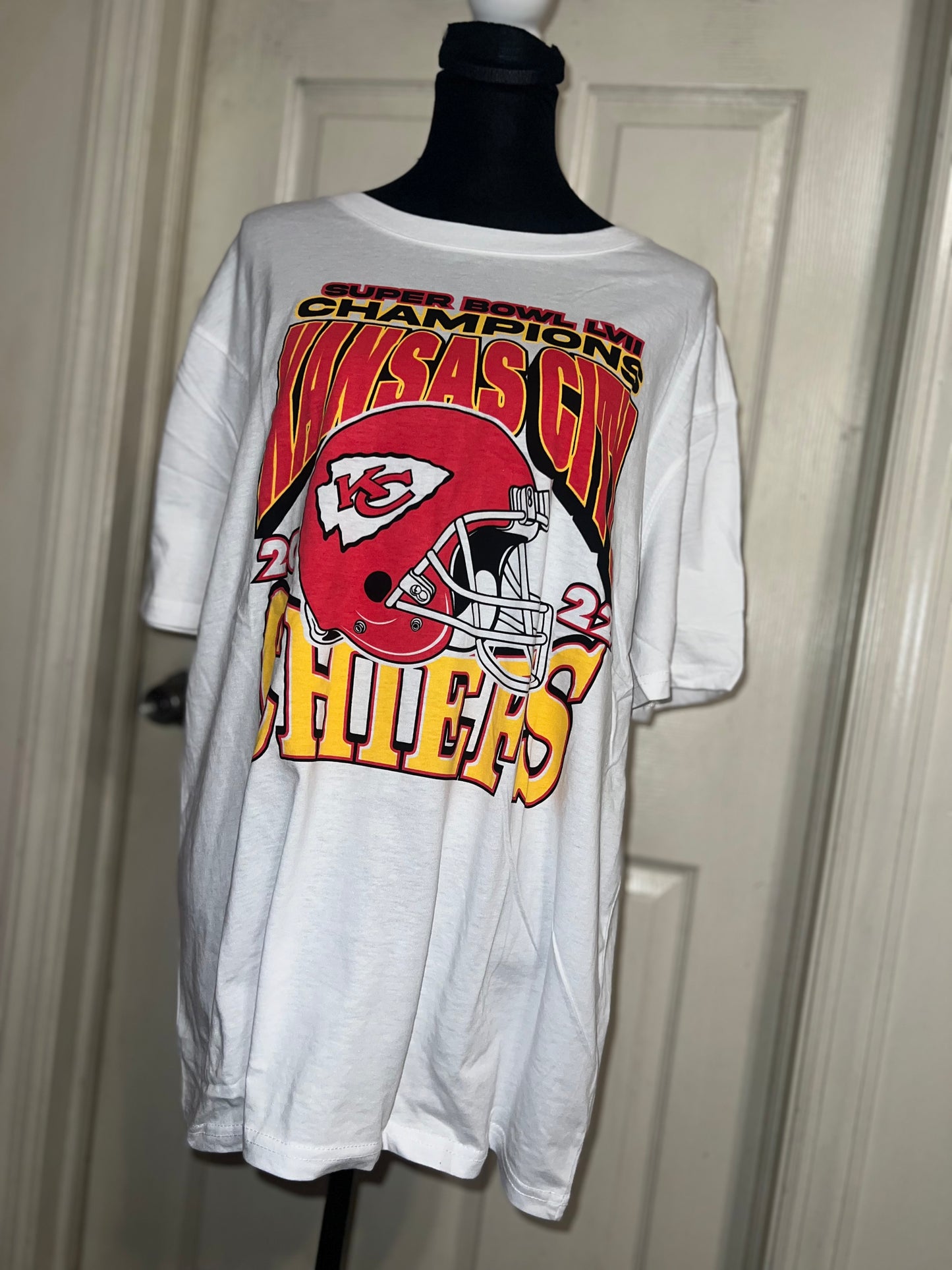 Kansas City Chiefs Oversized Distressed Tee