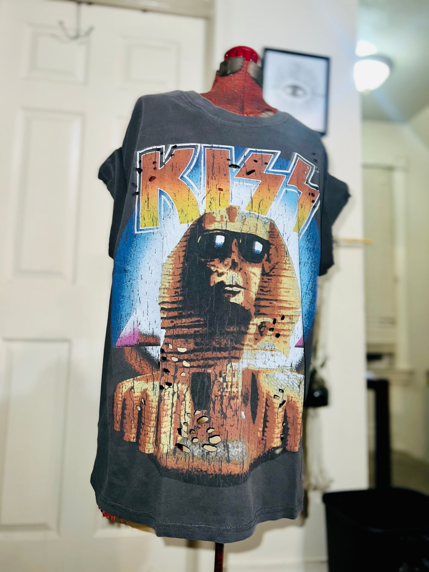 KISS Pyramids Oversized Distressed Tee