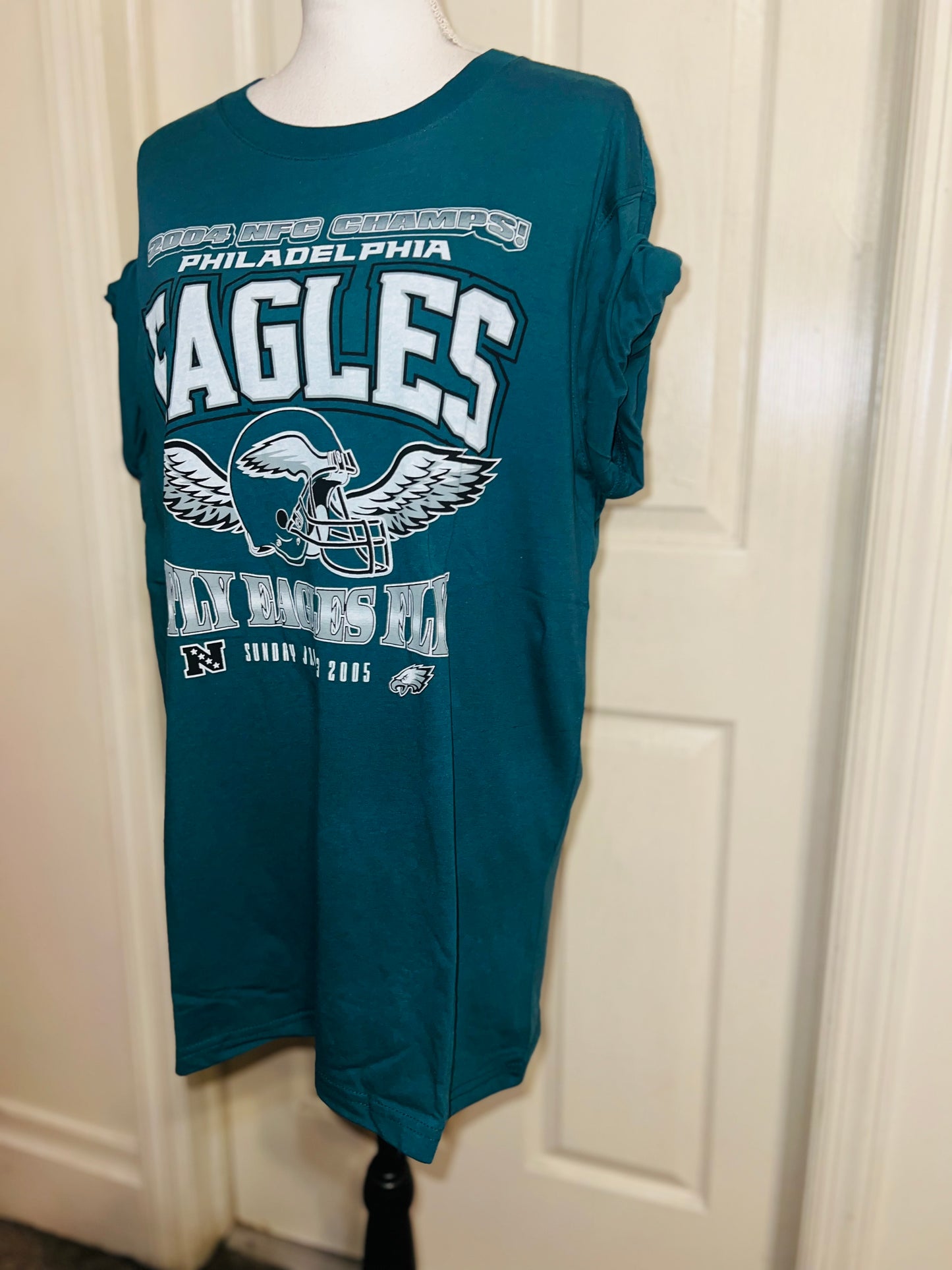 Philadelphia Eagles Oversized Distressed Tee