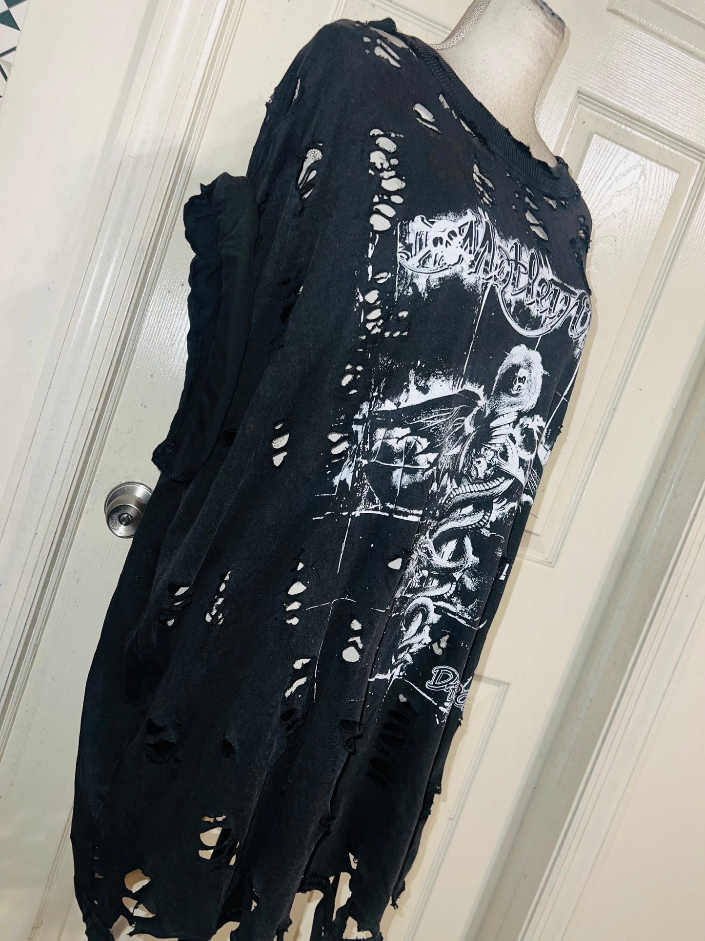 Motley Crue Oversized Distressed Tee