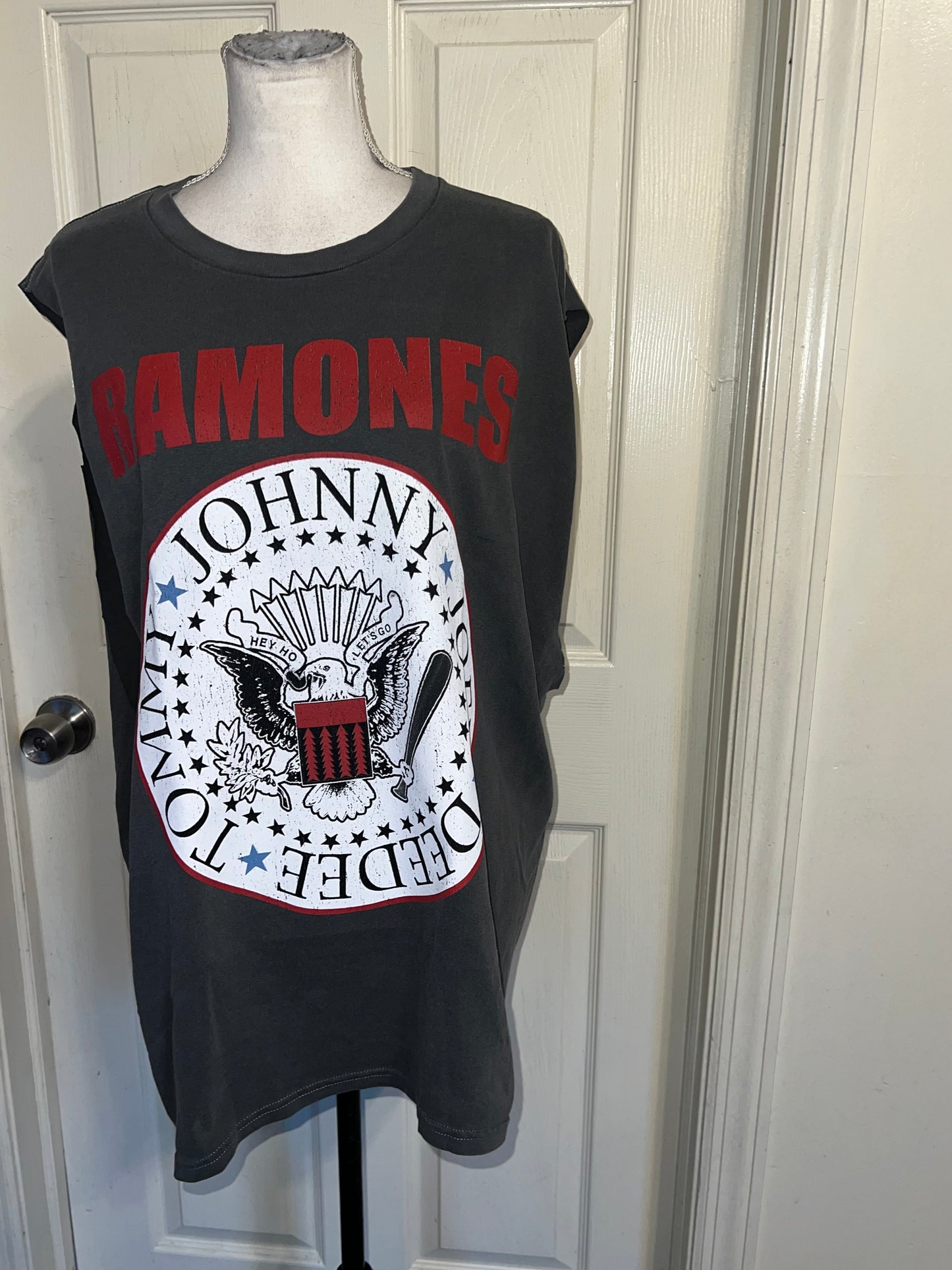 Ramones Oversized Double Oversized Distressed Tann