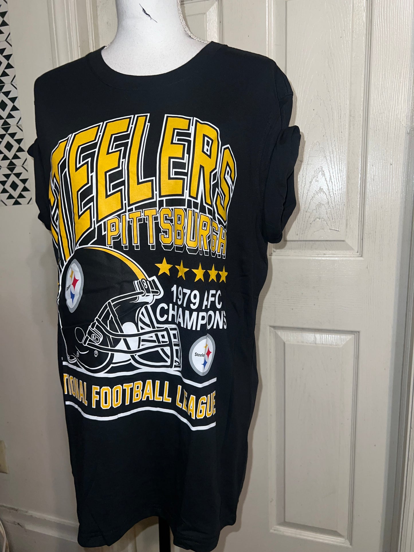 Pittsburgh Steelers Oversized Distressed Tee