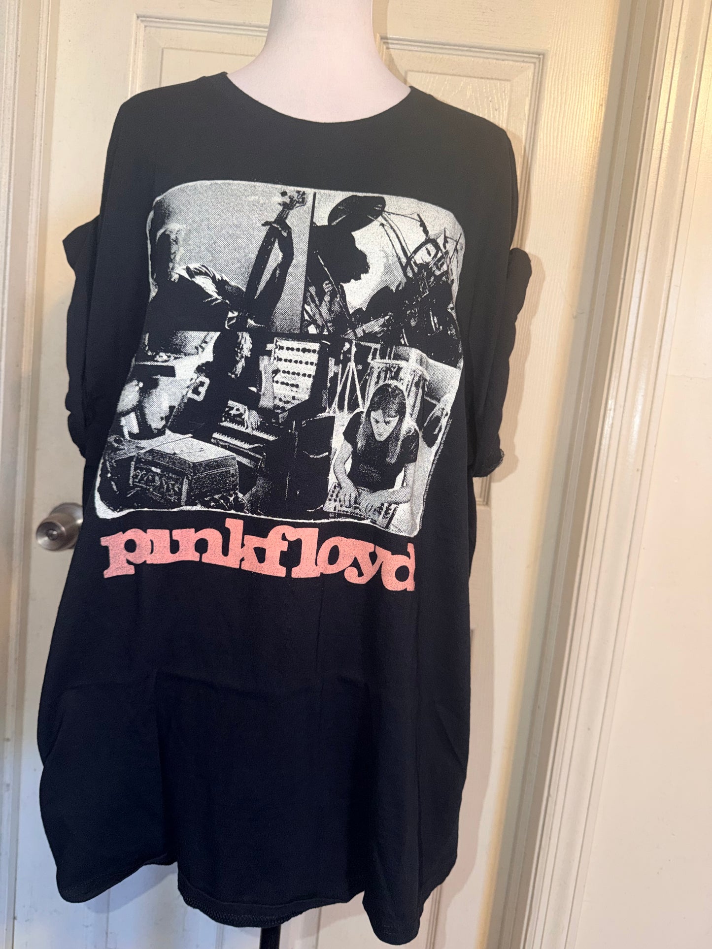 Pink Floyd Oversized Distressed Tee