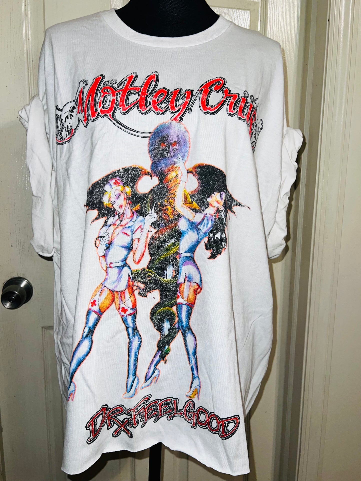 Mötley Crüe Oversized Distressed Tee