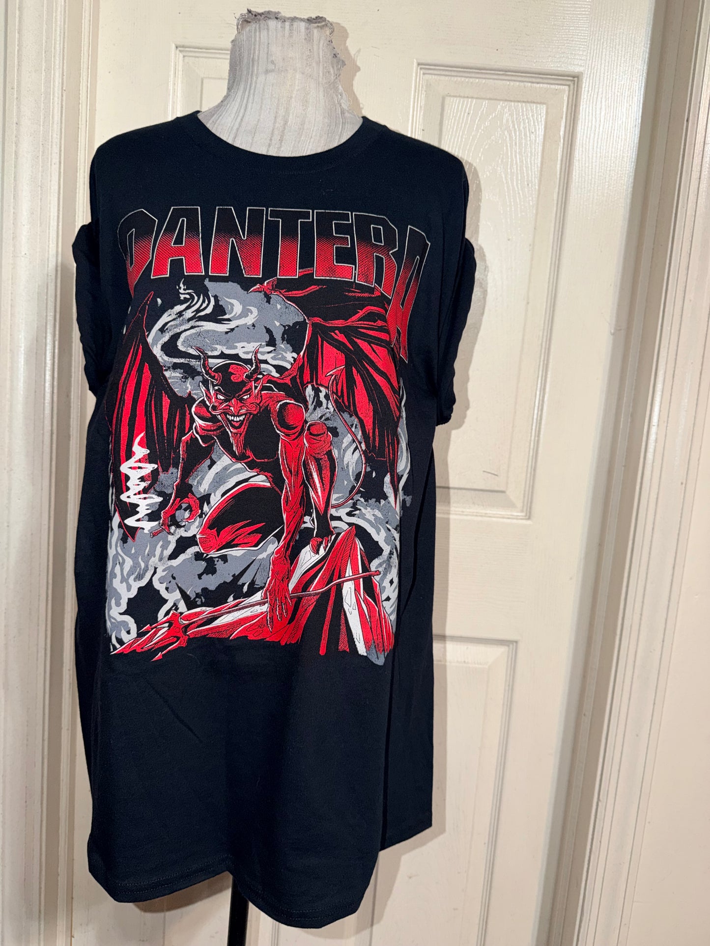 Pantera Oversized Distressed Tee