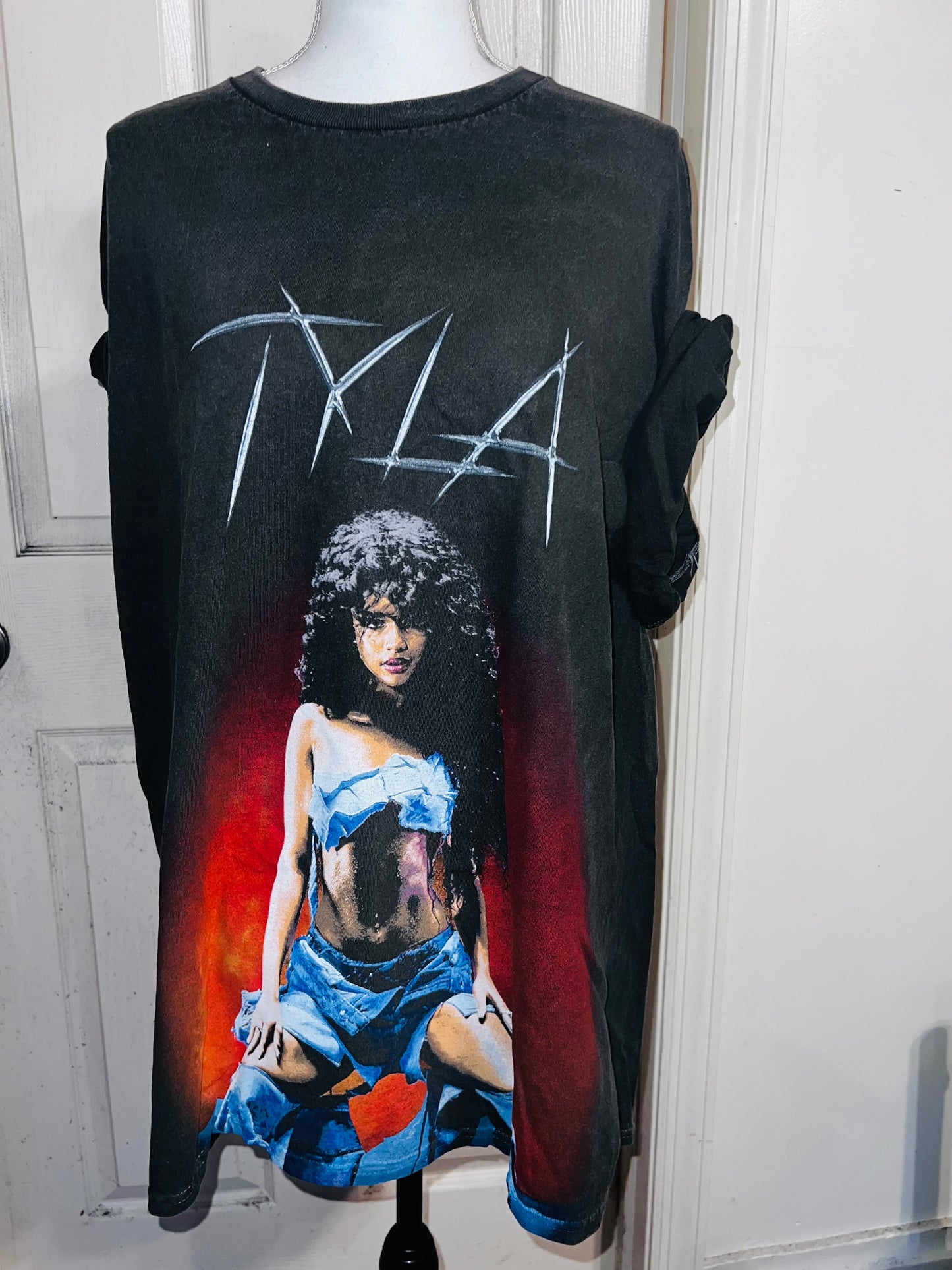 Tyla Oversized Disyressed Tee