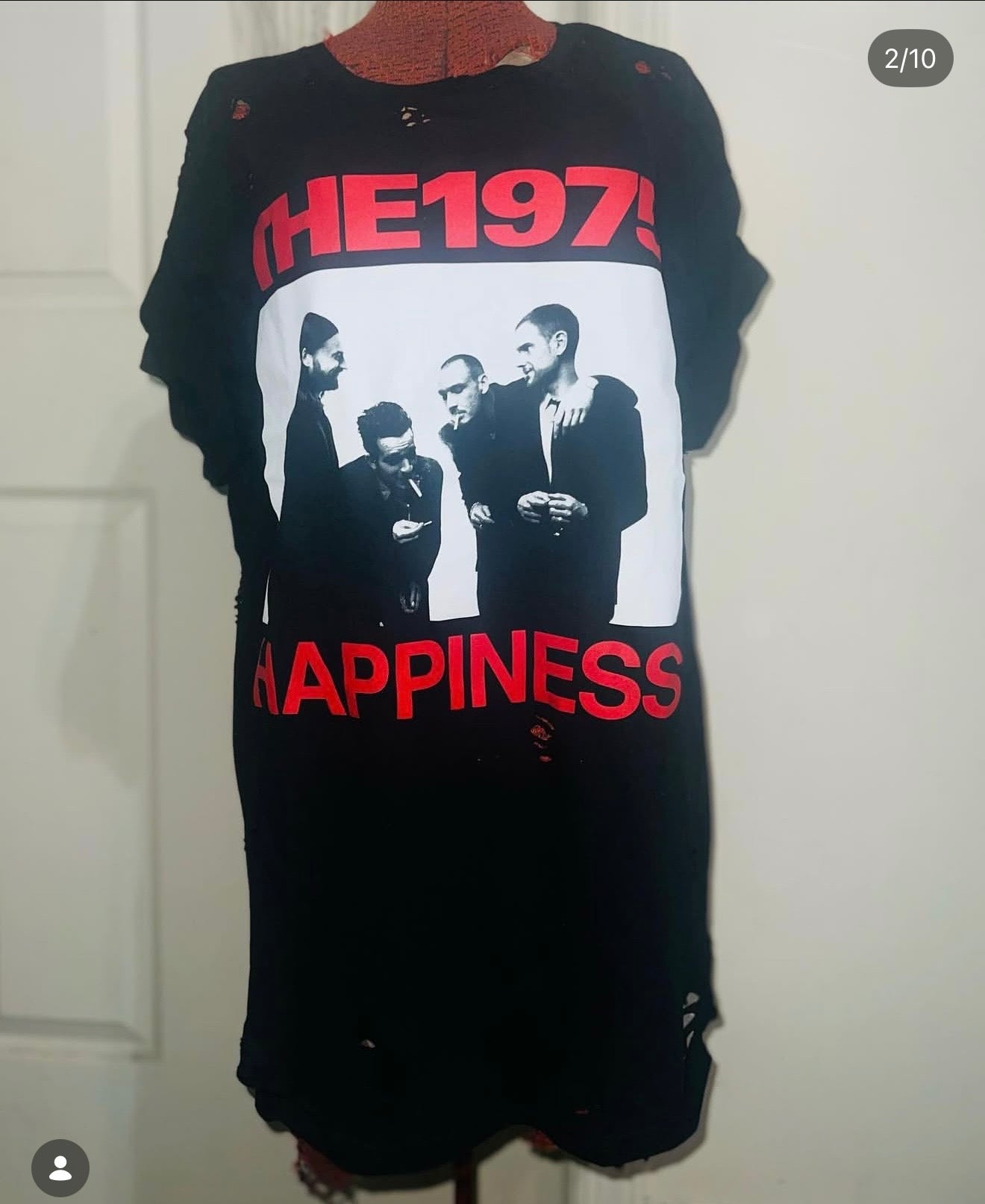 The 1975 Oversized Distressed Tee