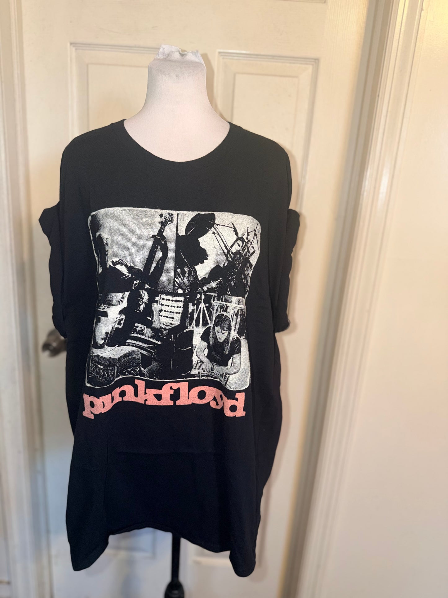 Pink Floyd Oversized Distressed Tee