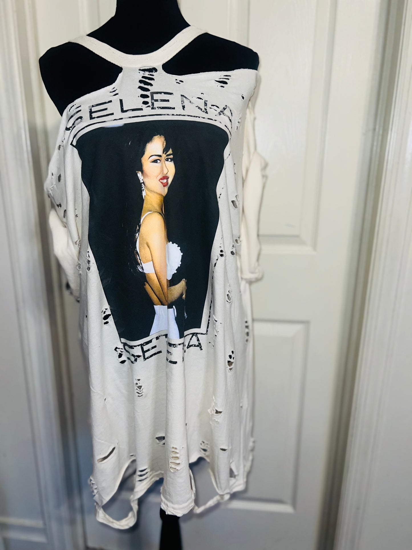 Selena Oversized Distressed Tee