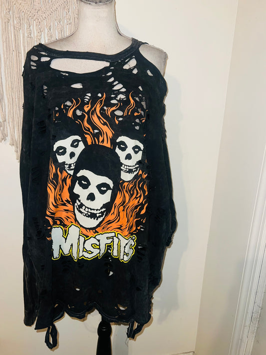 Misfits Oversized Distressed Long Sleeve Tee