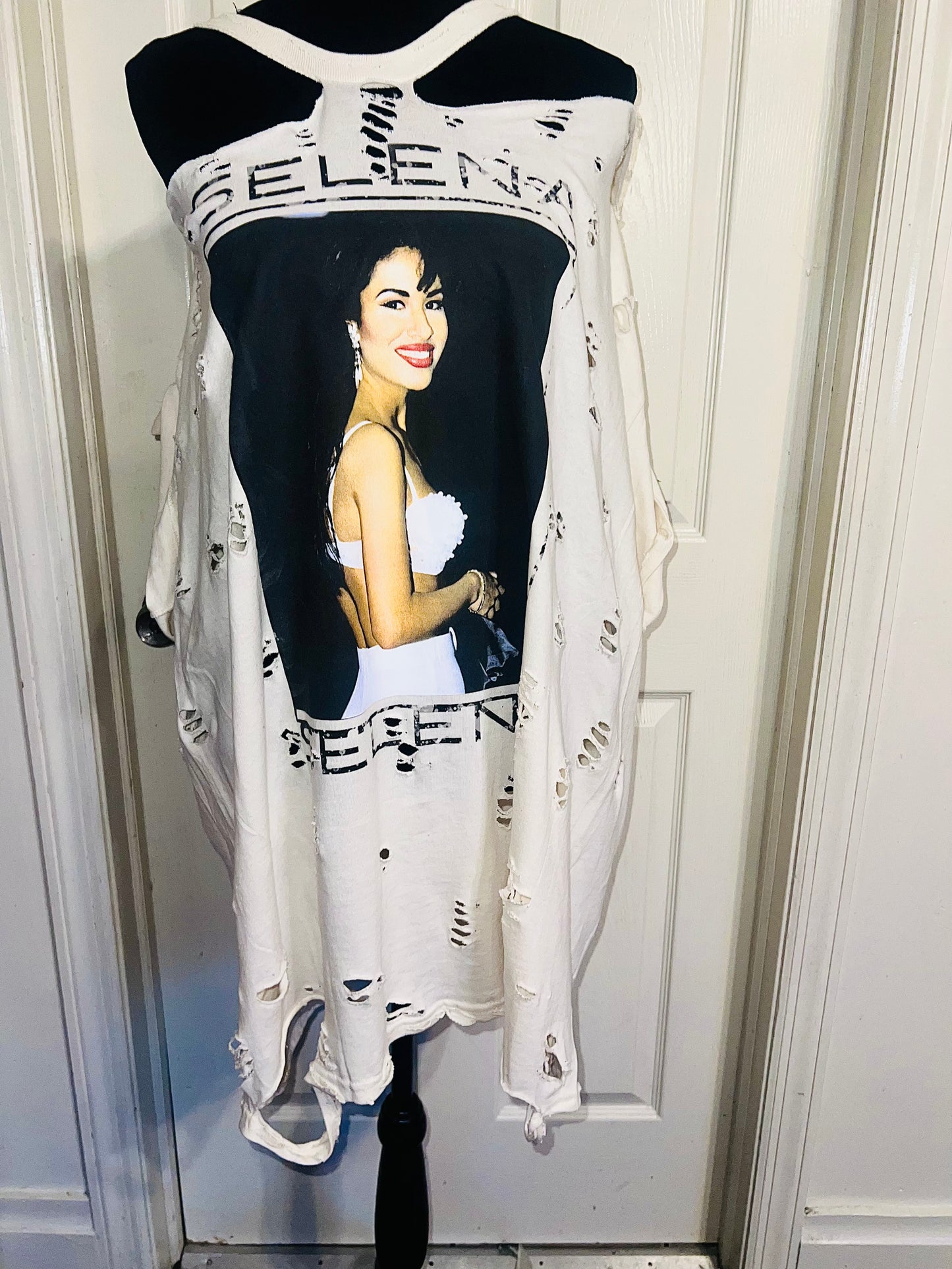 Selena Oversized Distressed Tee