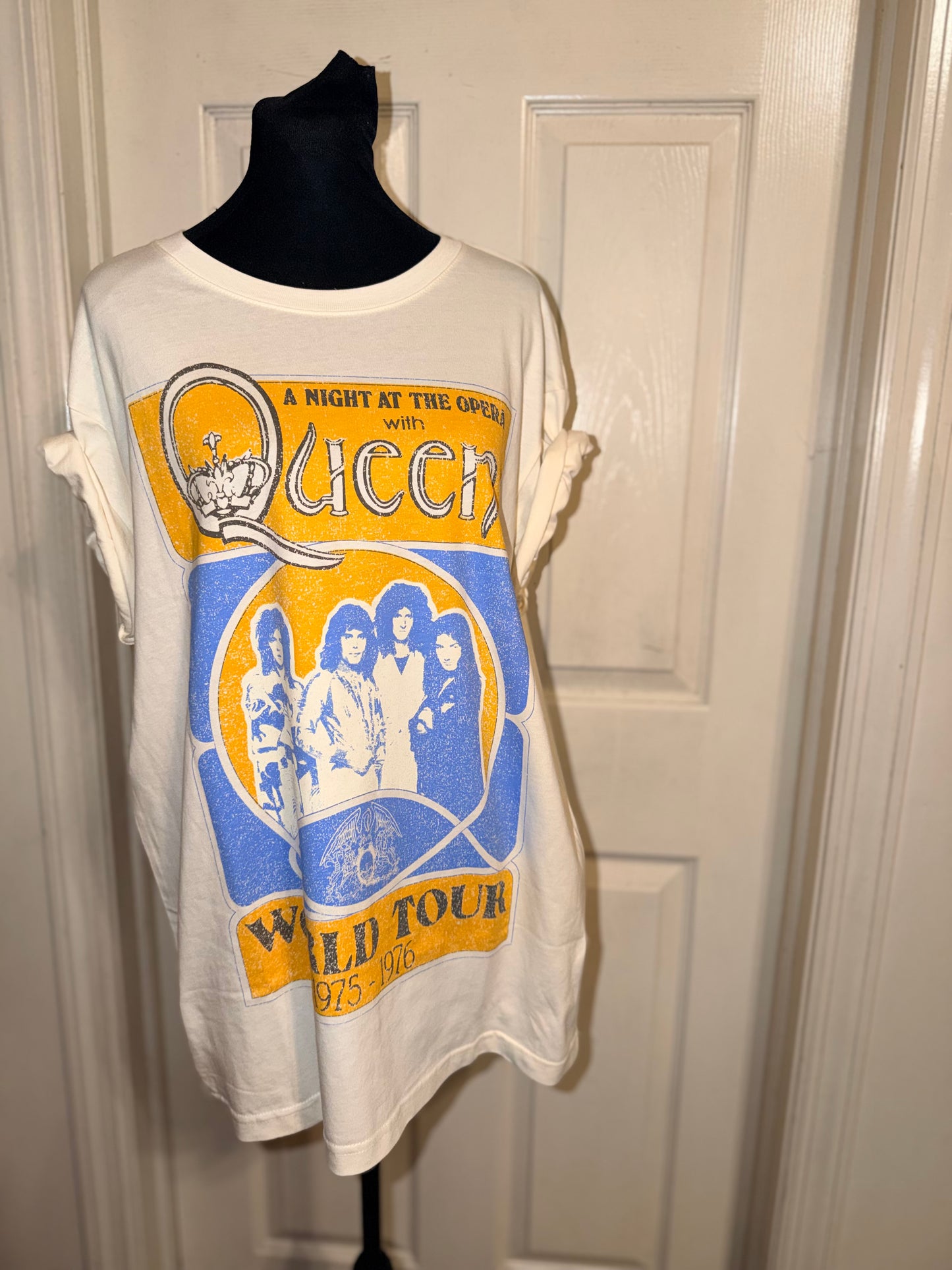 Queen Oversized Distressed Tee