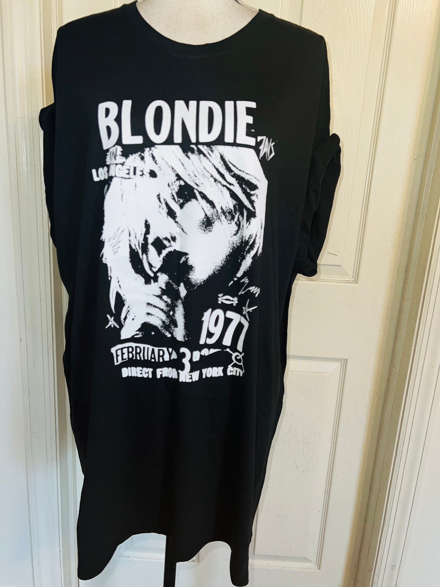 Blondie Oversized Distressed Tee