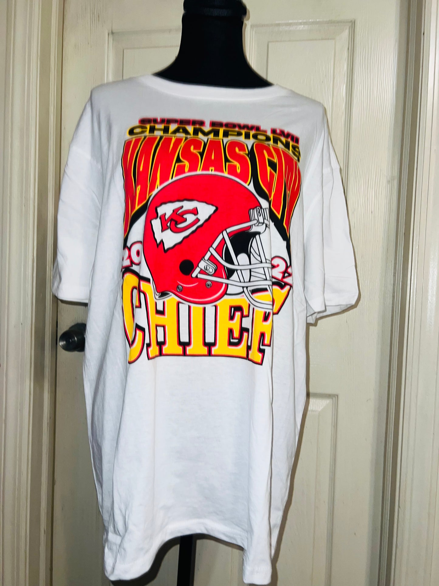 Kansas City Chiefs Oversized Distressed Tee