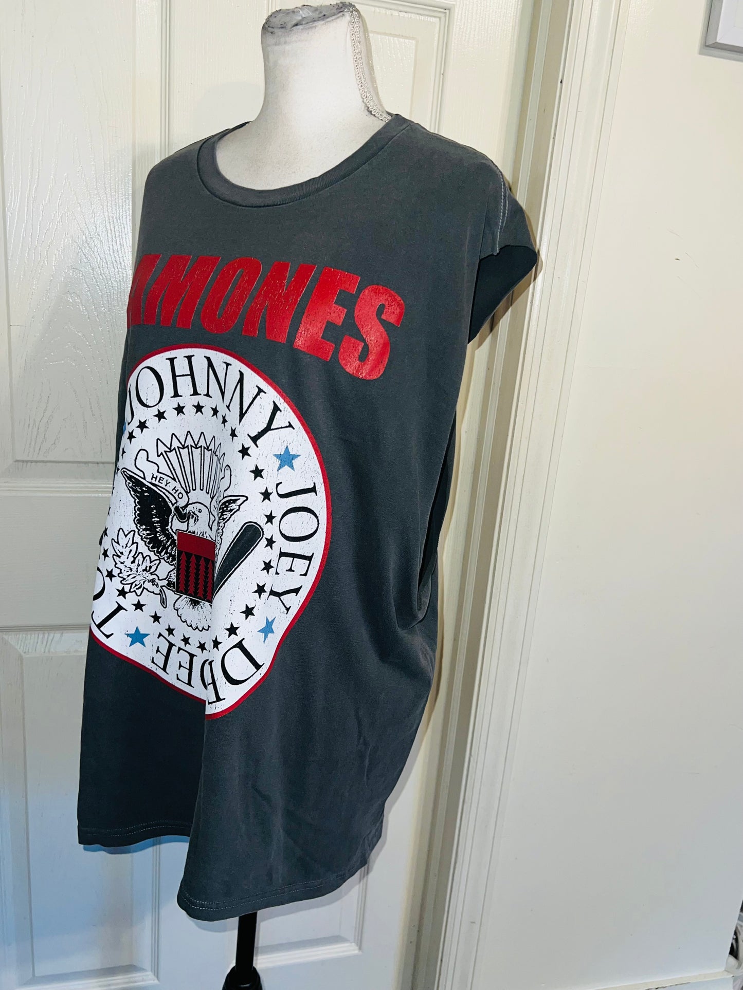Ramones Oversized Double Oversized Distressed Tann