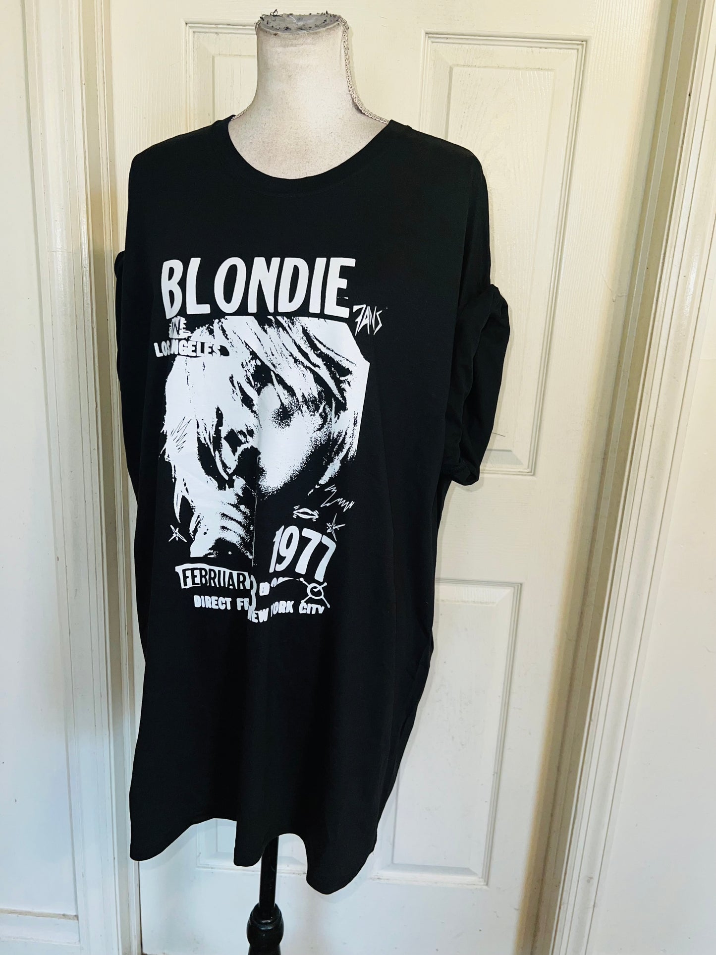 Blondie Oversized Distressed Tee