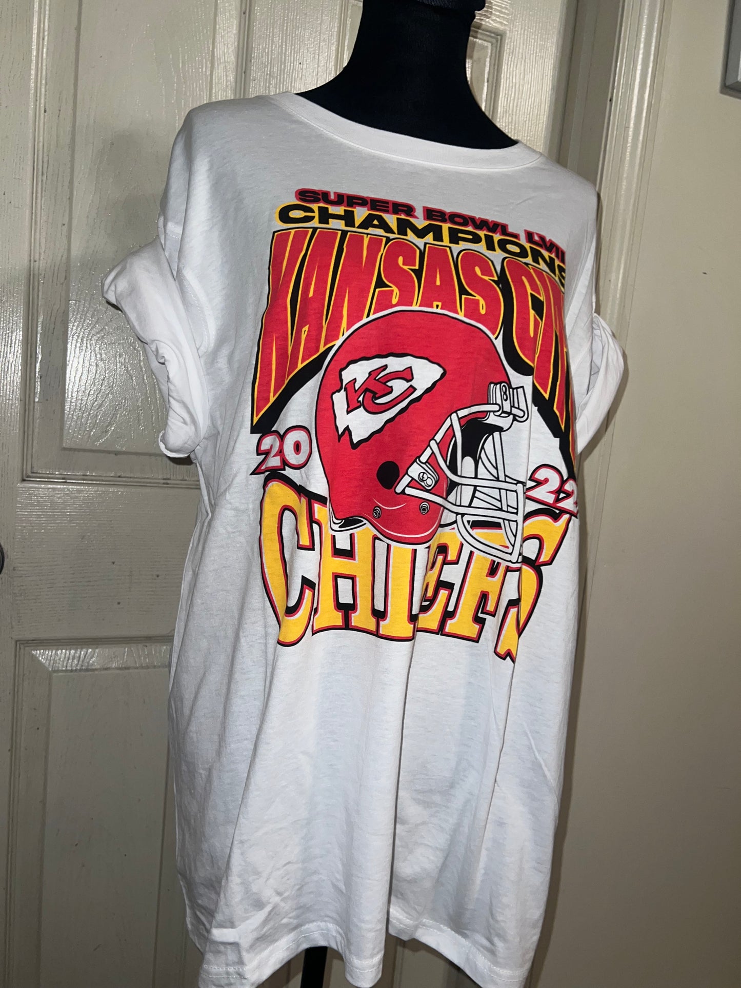 Kansas City Chiefs Oversized Distressed Tee