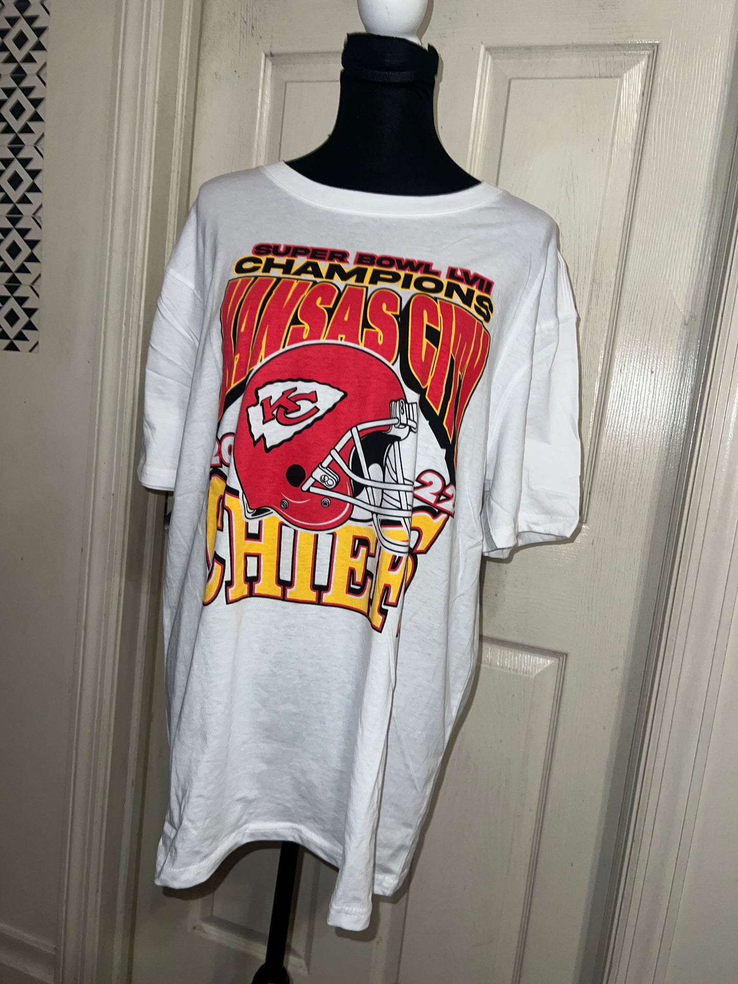 Kansas City Chiefs Oversized Distressed Tee