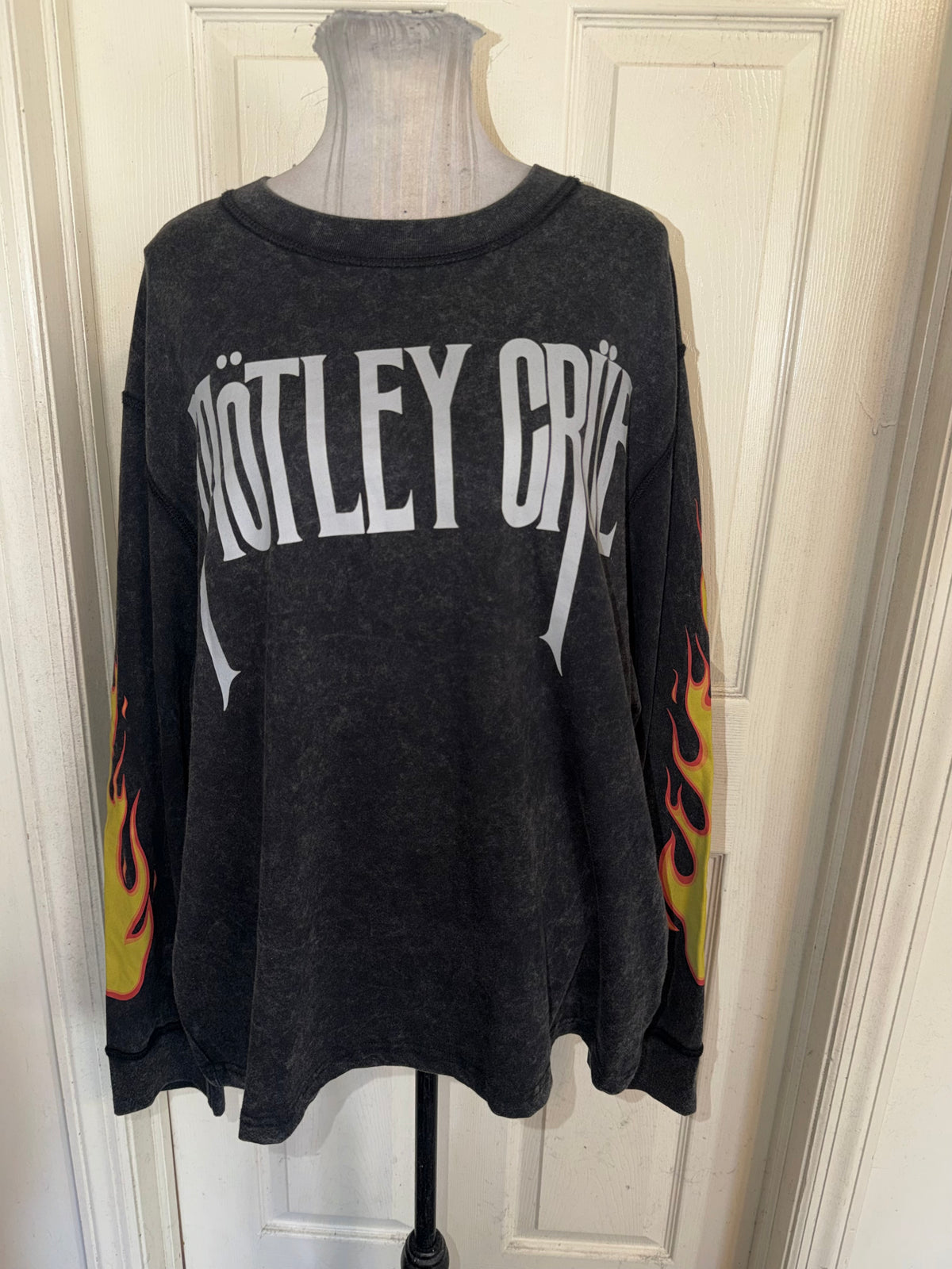Motley Crue Oversized Long Sleeve Tee