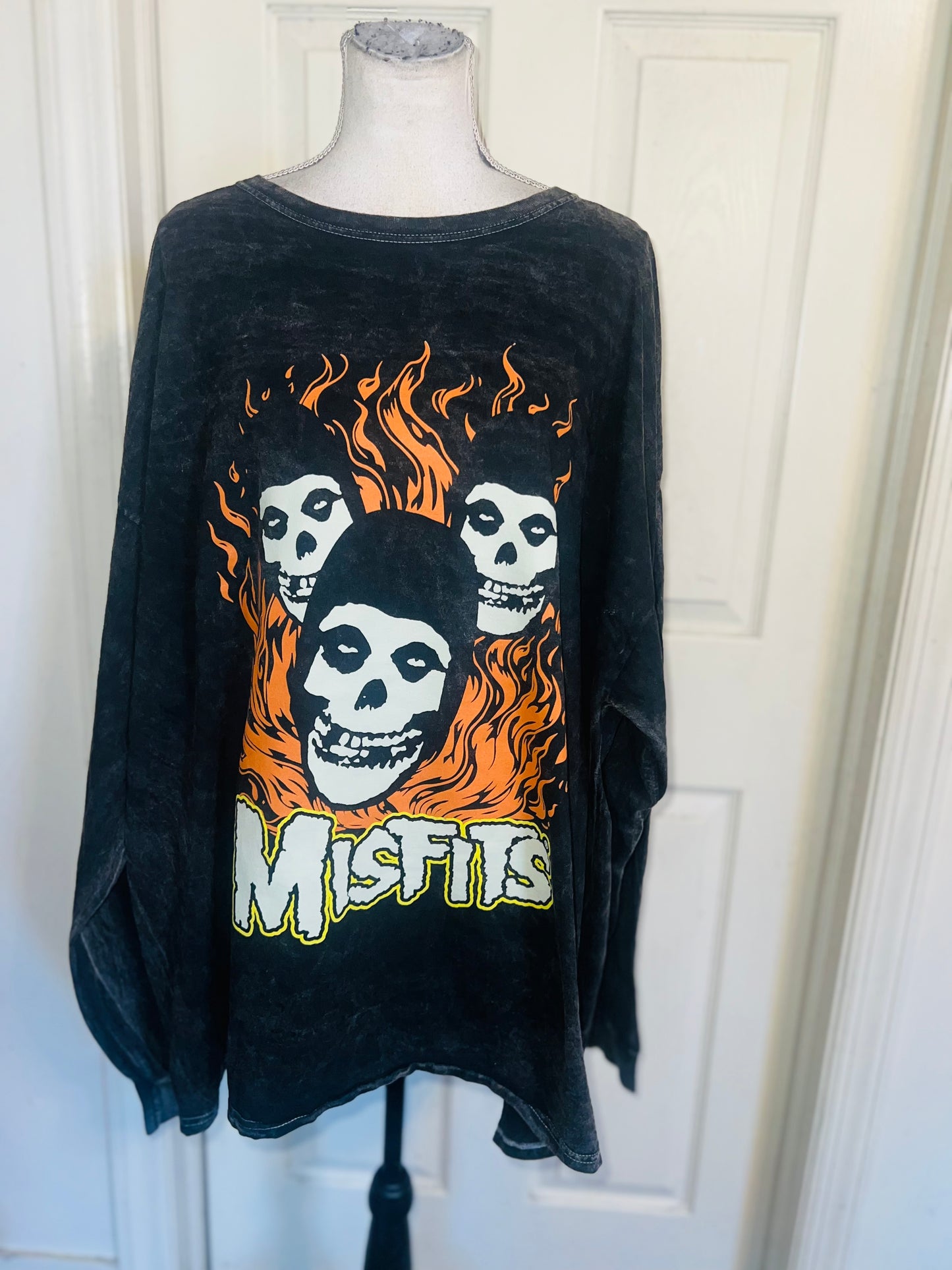 Misfits Oversized Distressed Long Sleeve Tee