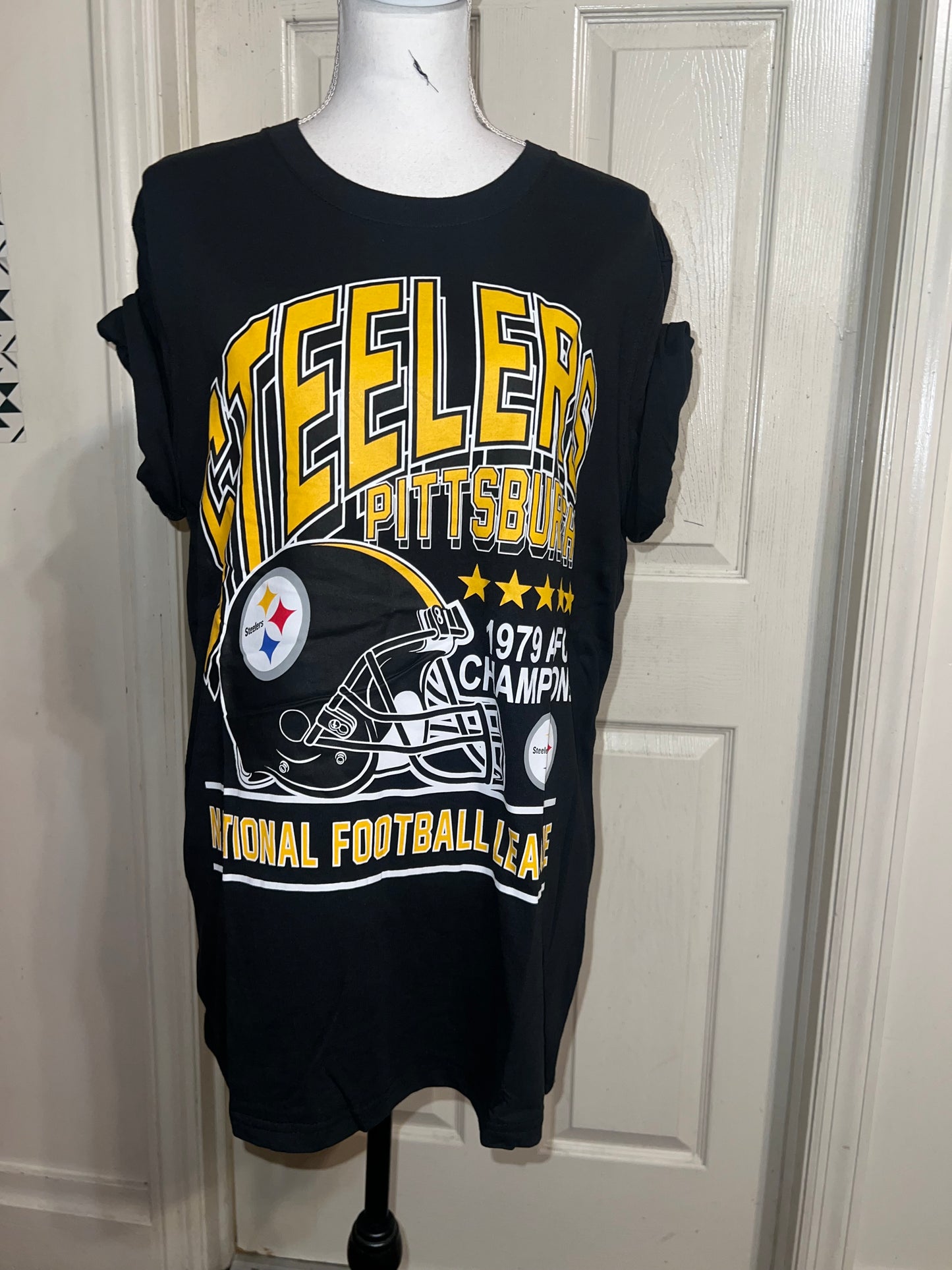 Pittsburgh Steelers Oversized Distressed Tee