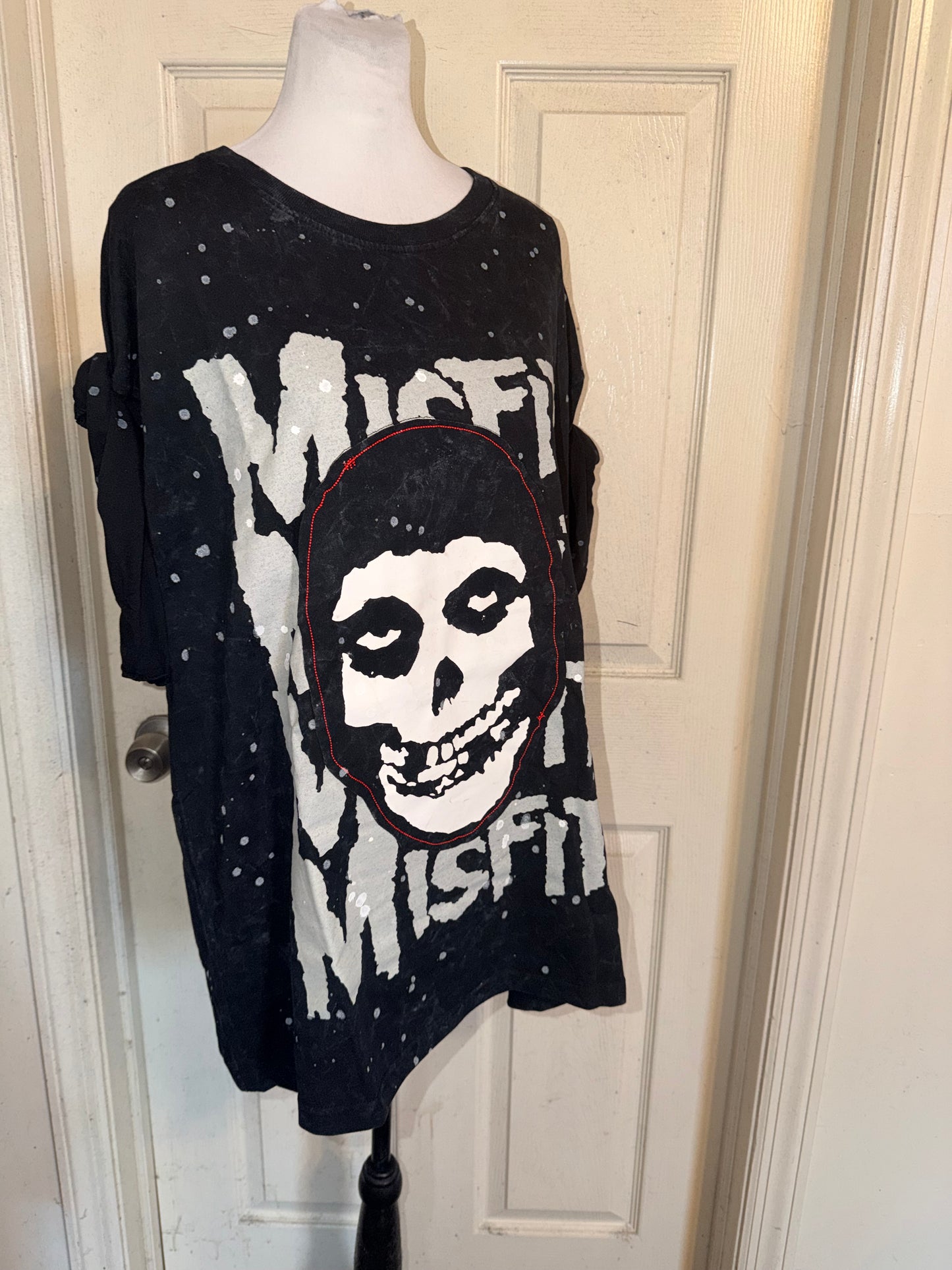 Misfits Oversized Distressed Tee