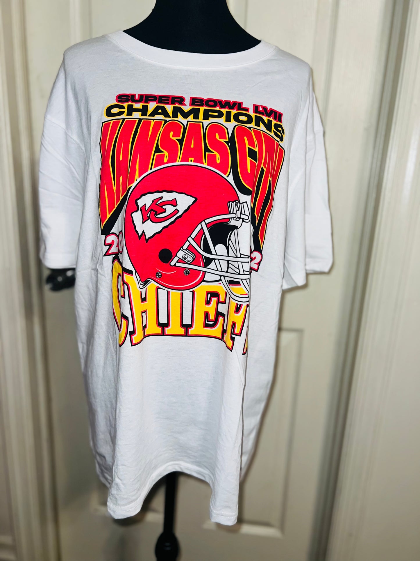 Kansas City Chiefs Oversized Distressed Tee