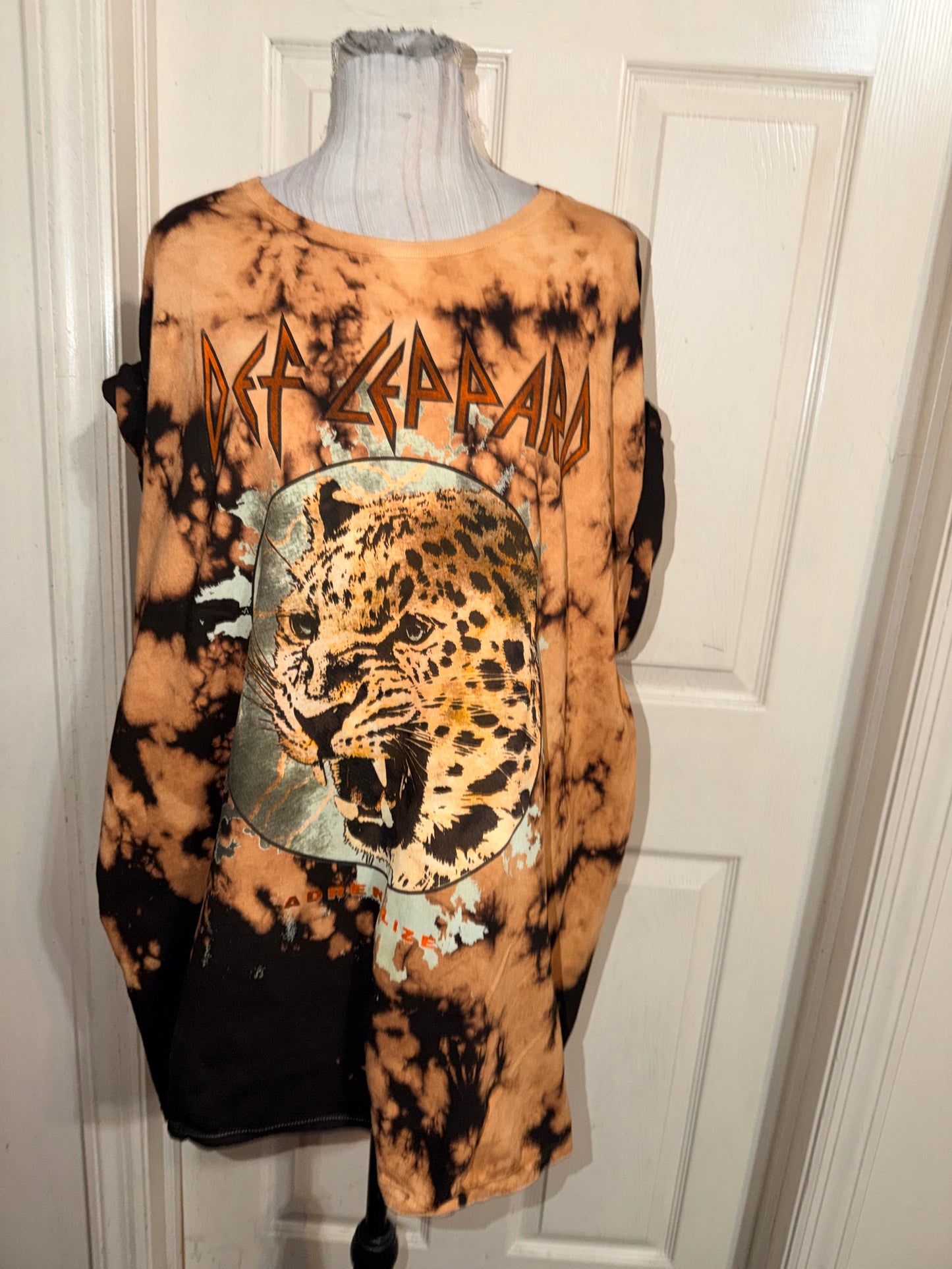 Def Leppard Oversized Distressed Tee