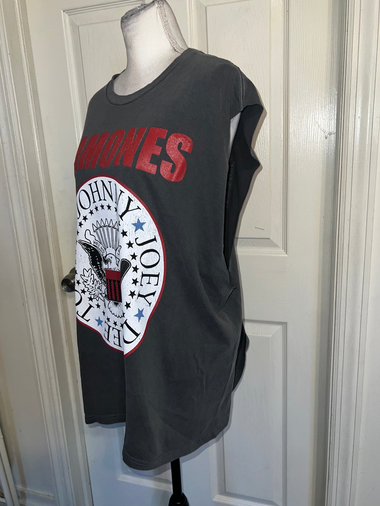 Ramones Oversized Double Oversized Distressed Tann