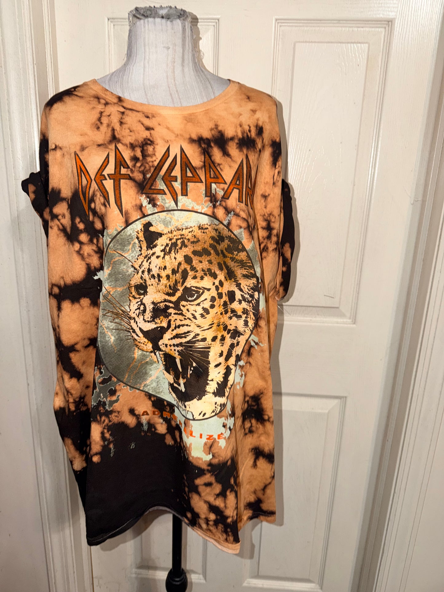 Def Leppard Oversized Distressed Tee