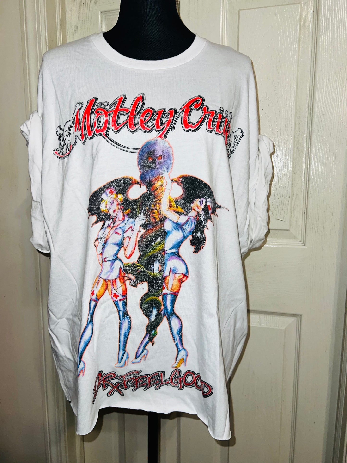 Mötley Crüe Oversized Distressed Tee