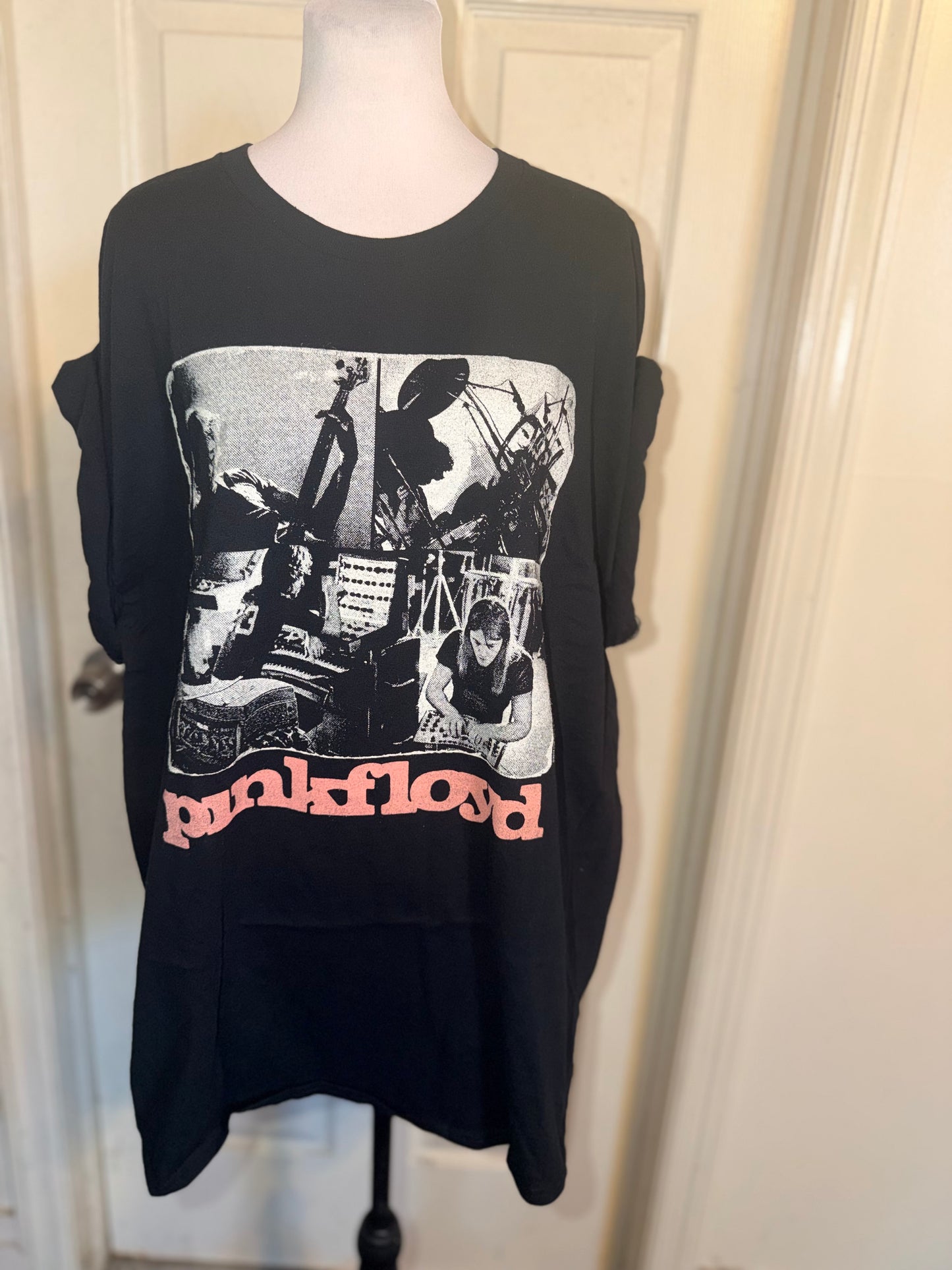 Pink Floyd Oversized Distressed Tee