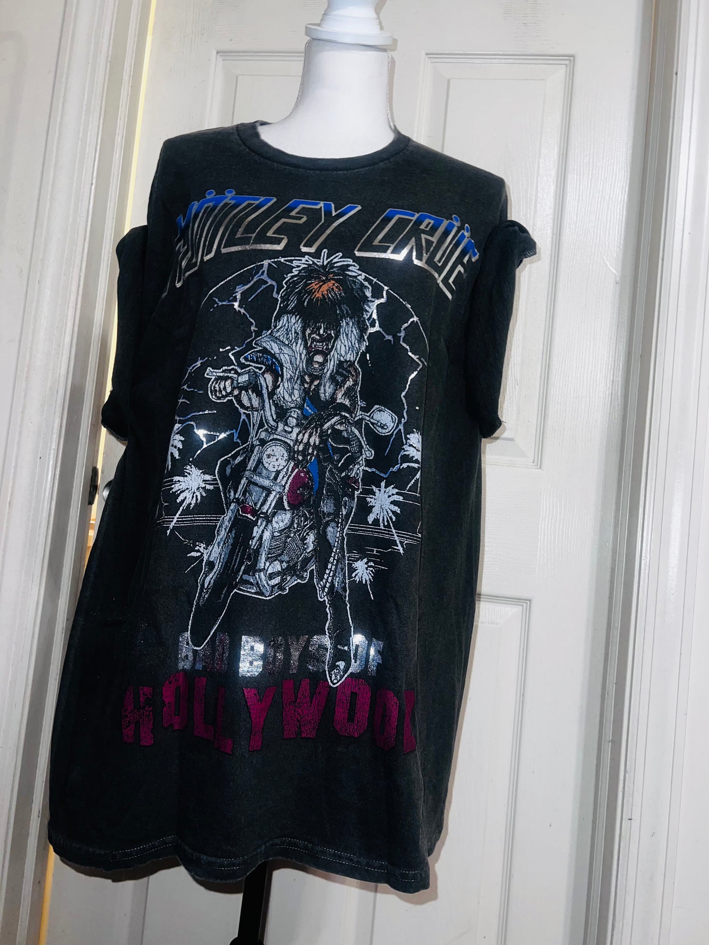 Motley Crue Oversized Distressed Tee